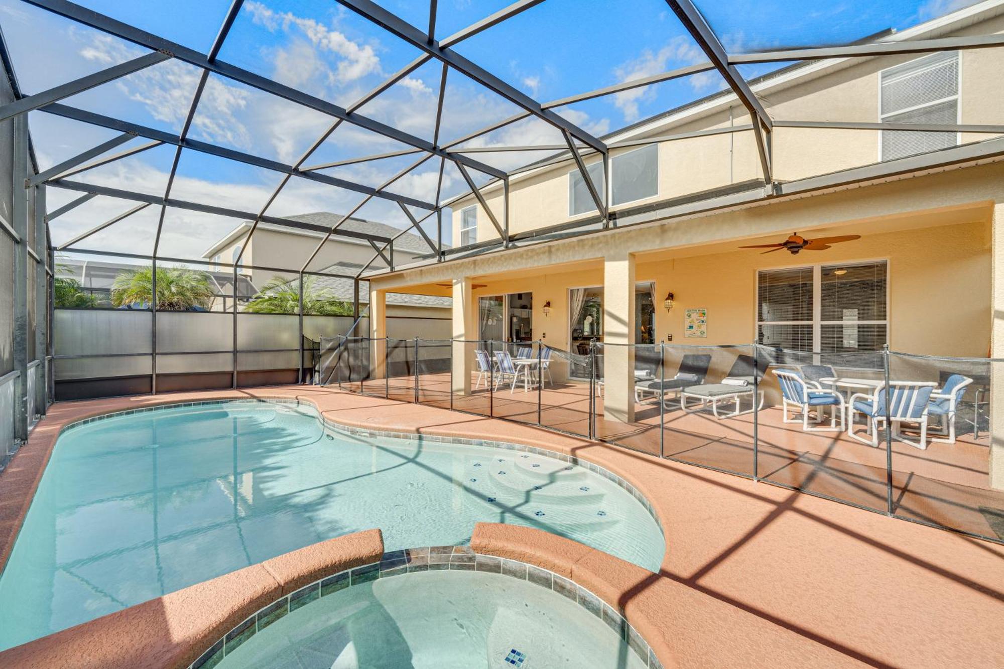 Vacation With Heated Pool And Hot Tub