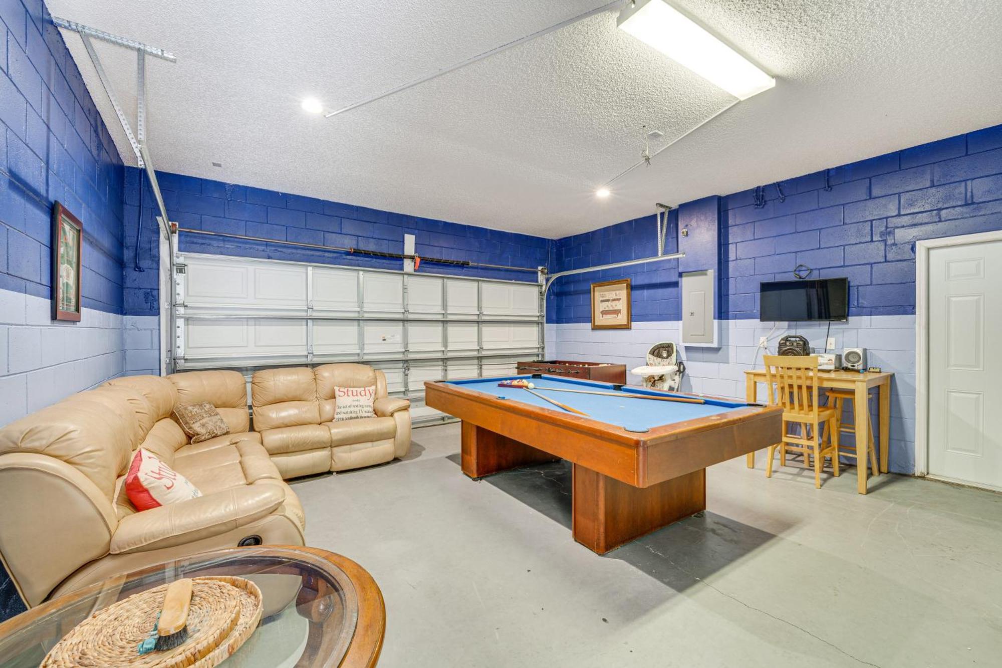 Vacation With Heated Pool And Hot Tub Holiday home