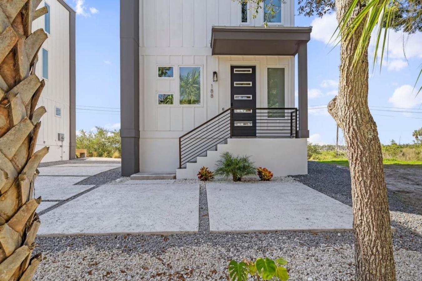 Riberia Street Retreat *