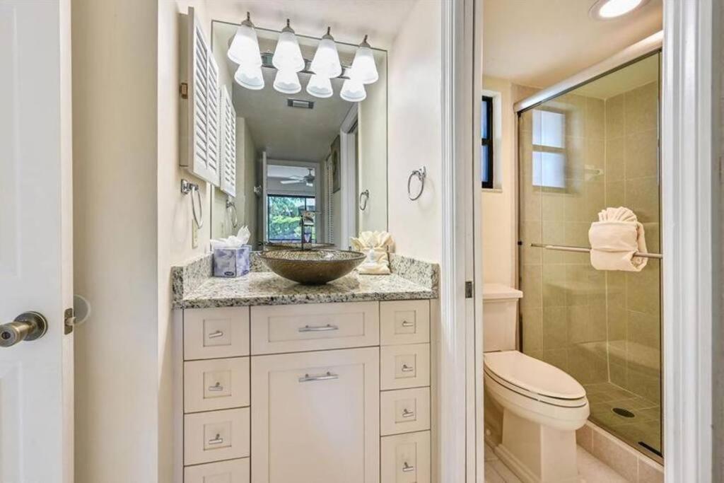Park Shore Beautiful Deluxe 2 Bed 2bath Apartment *