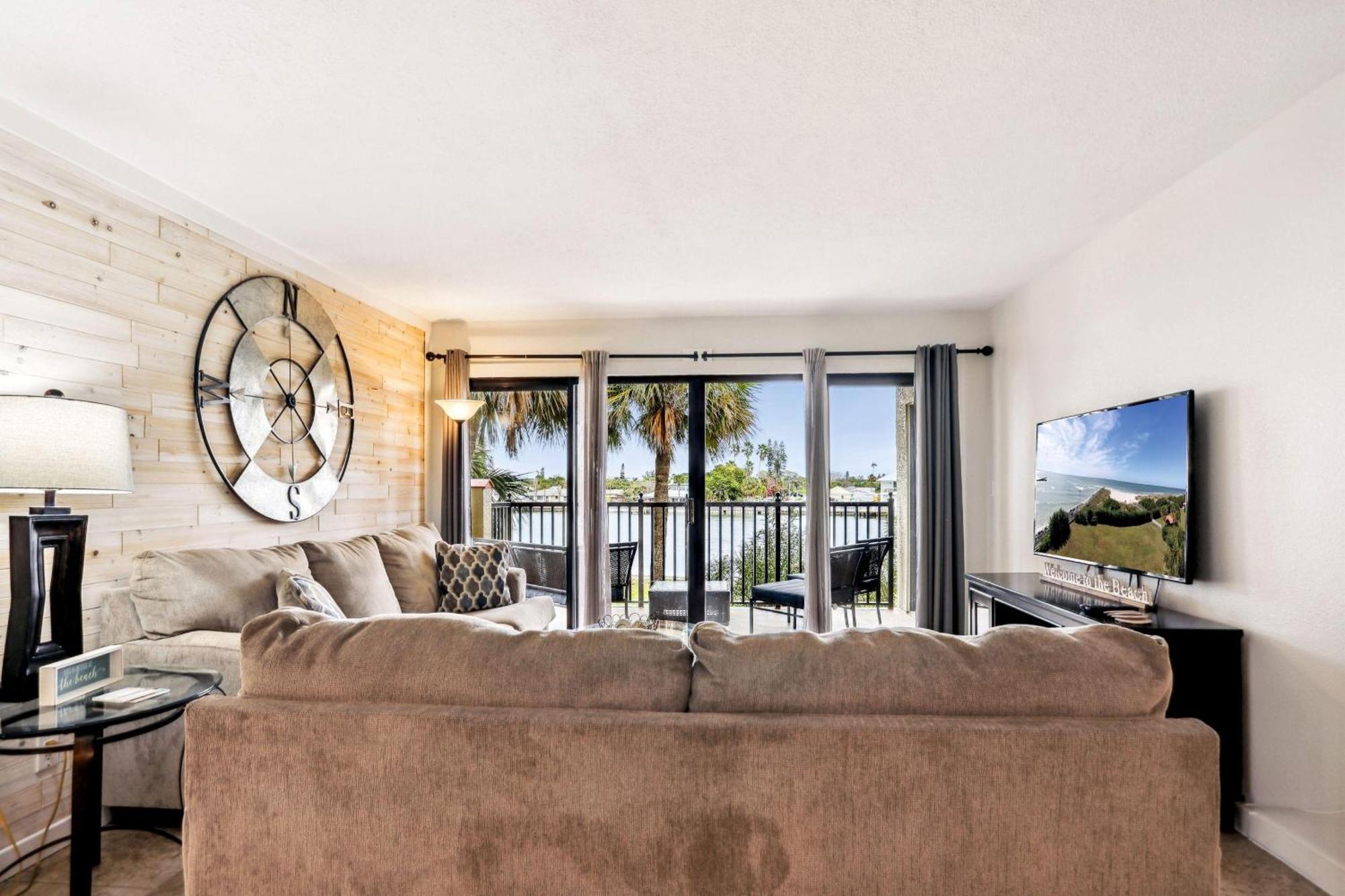 Land's End 1-208 Bay Front - Premier