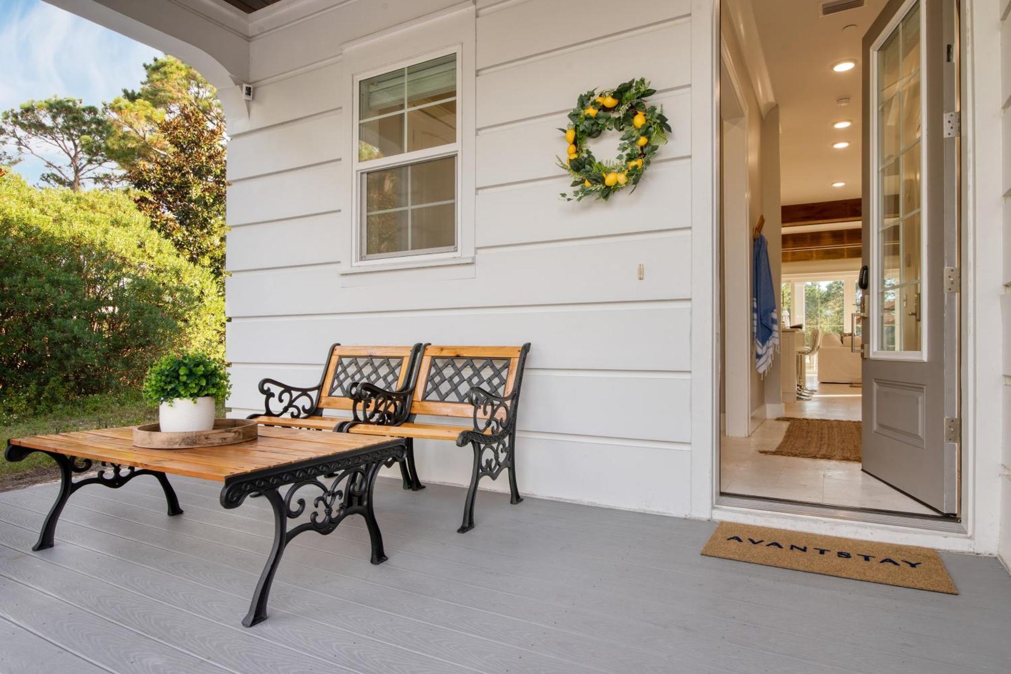 Edgewater By Avantstay Gorgeous Character Lakefront W Private Dock Holiday home