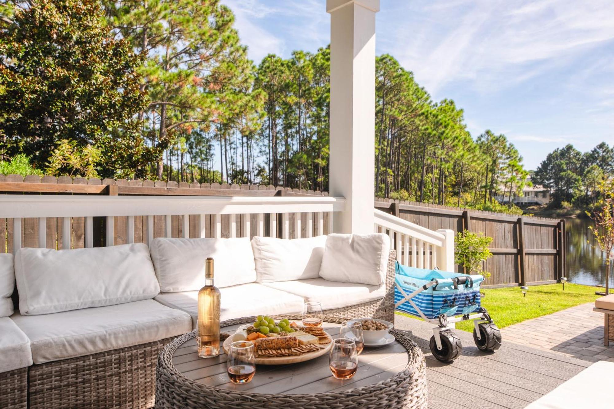 Edgewater By Avantstay Gorgeous Character Lakefront W Private Dock Holiday home *