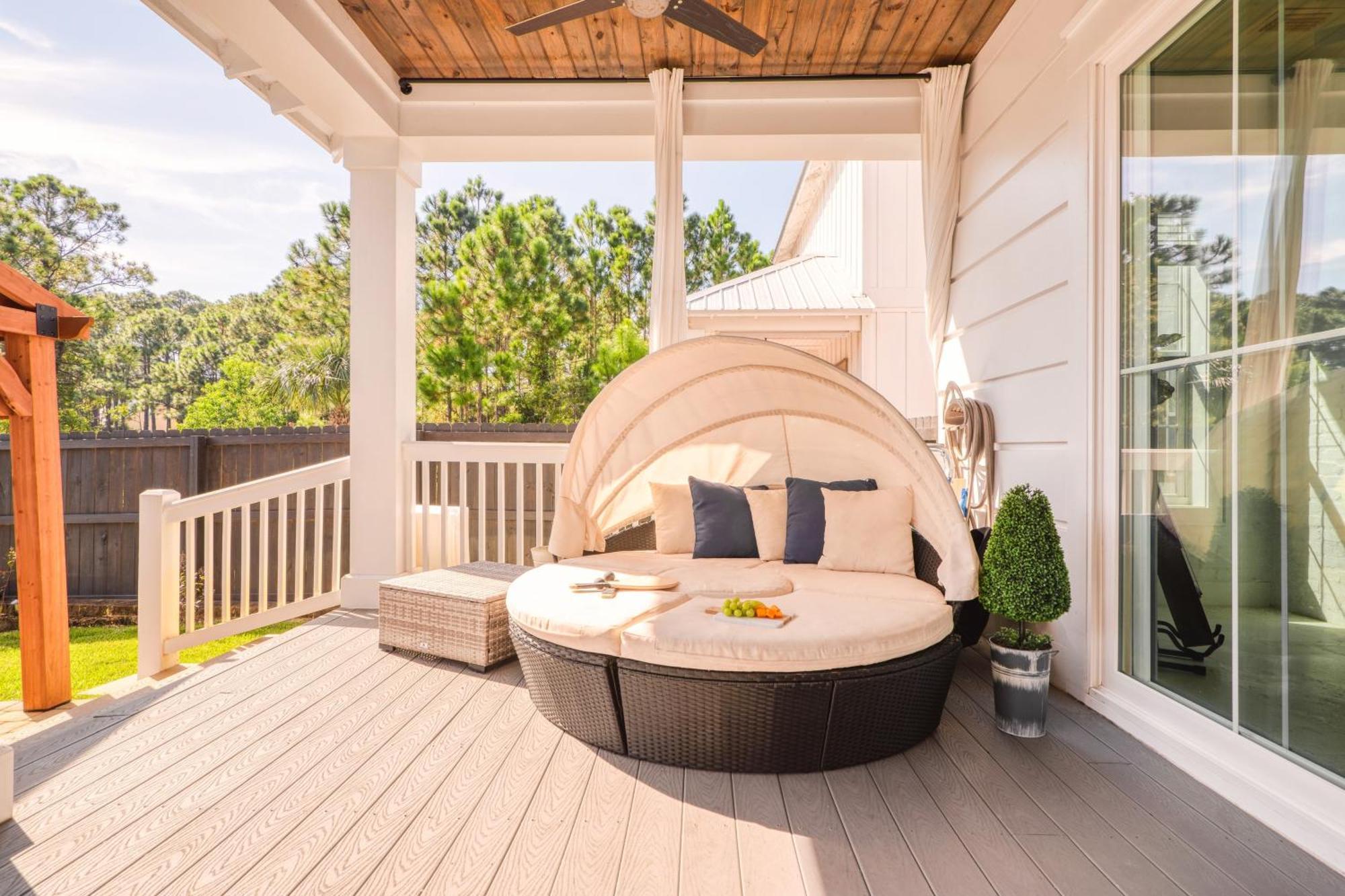 Edgewater By Avantstay Gorgeous Character Lakefront W Private Dock Destin