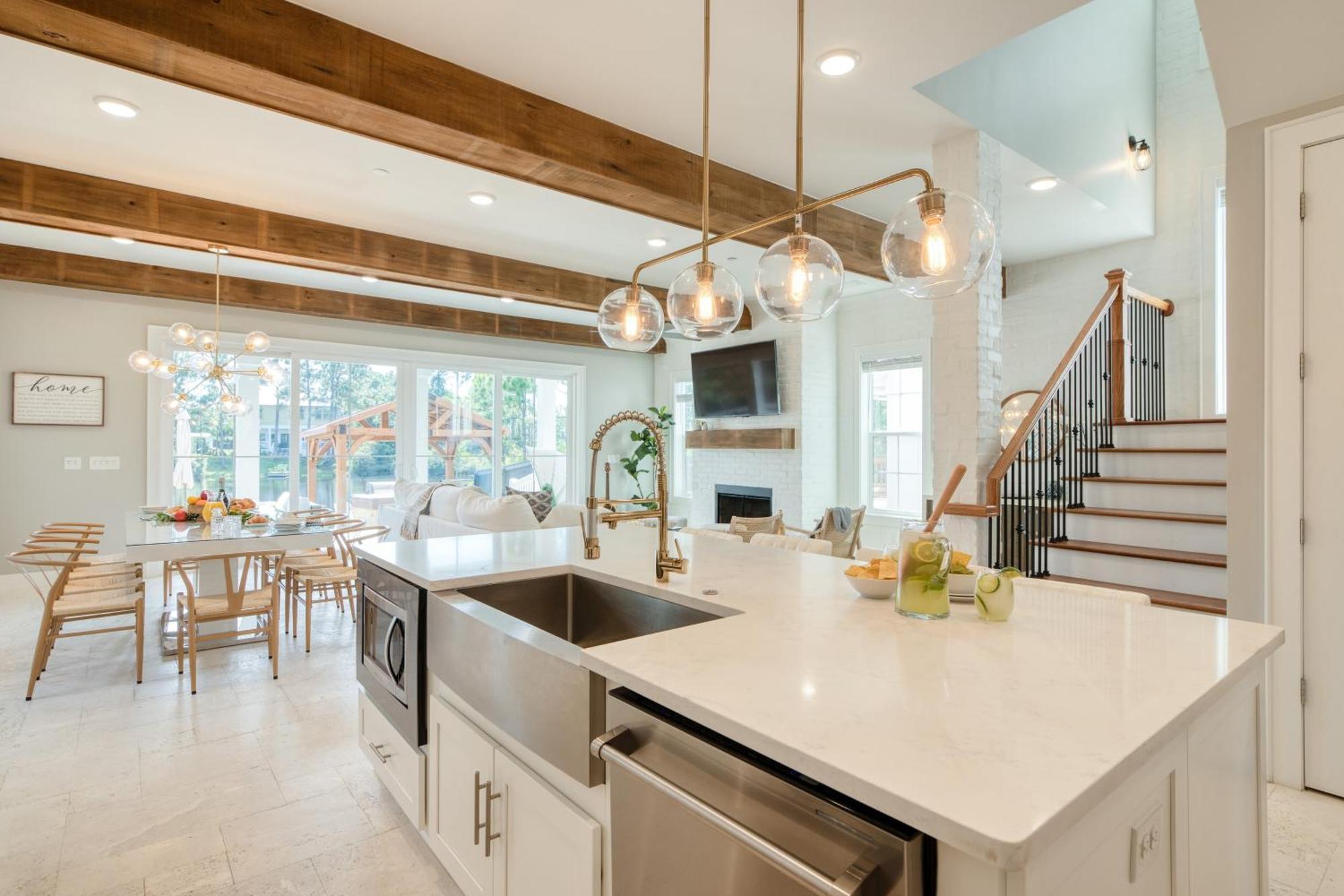 Edgewater By Avantstay Gorgeous Character Lakefront W Private Dock *