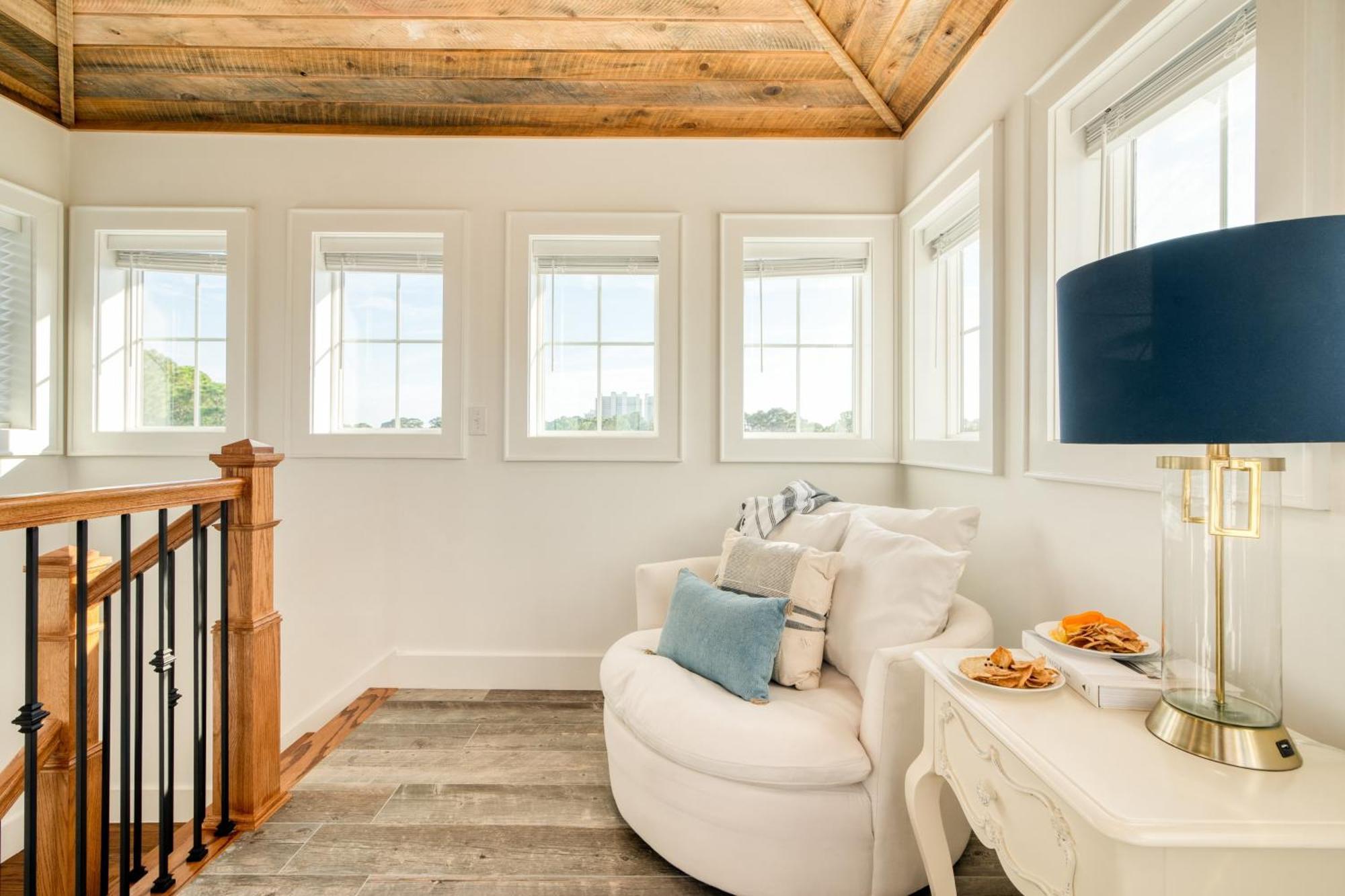 Edgewater By Avantstay Gorgeous Character Lakefront W Private Dock