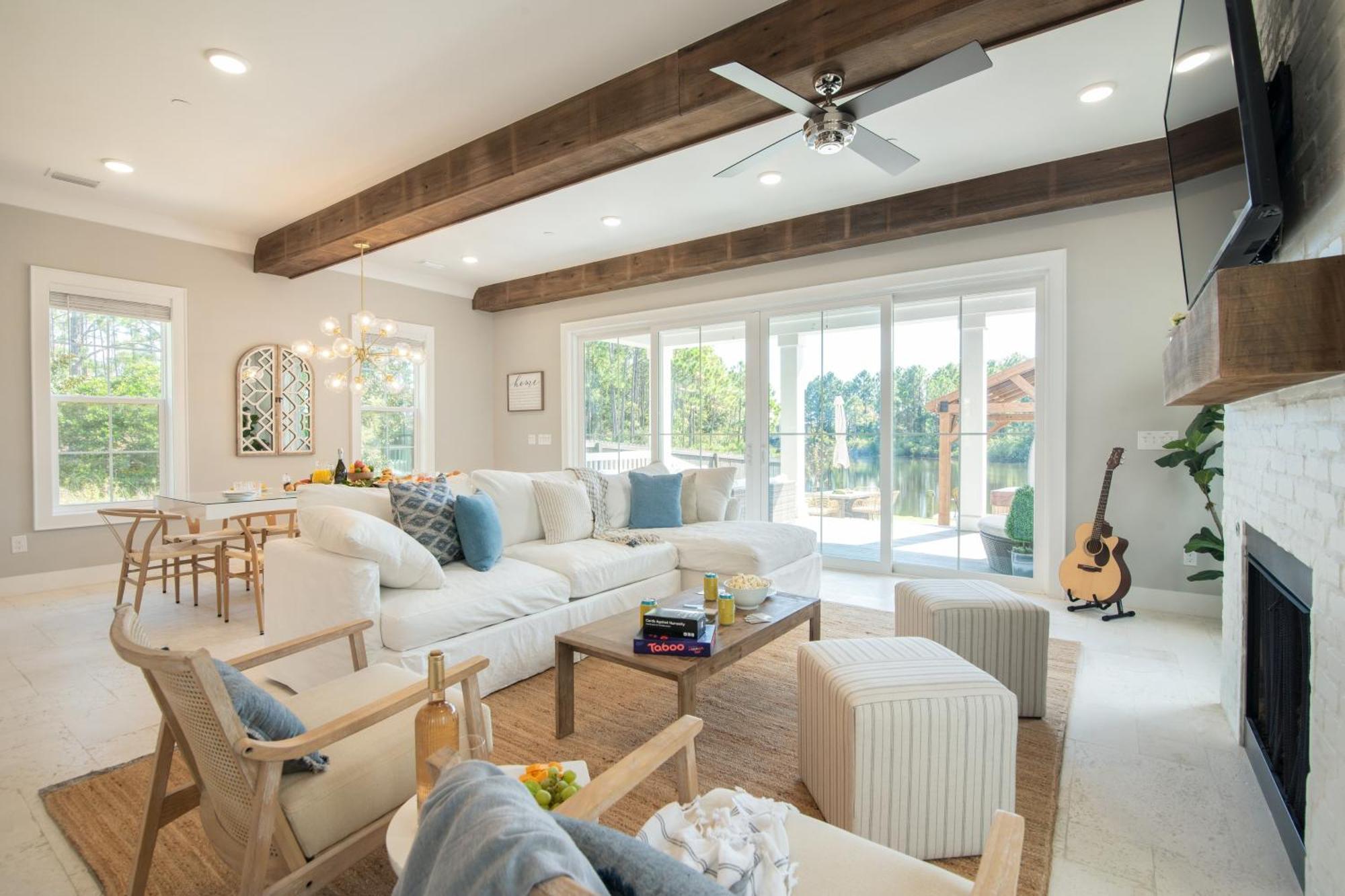 Edgewater By Avantstay Gorgeous Character Lakefront W Private Dock * Destin