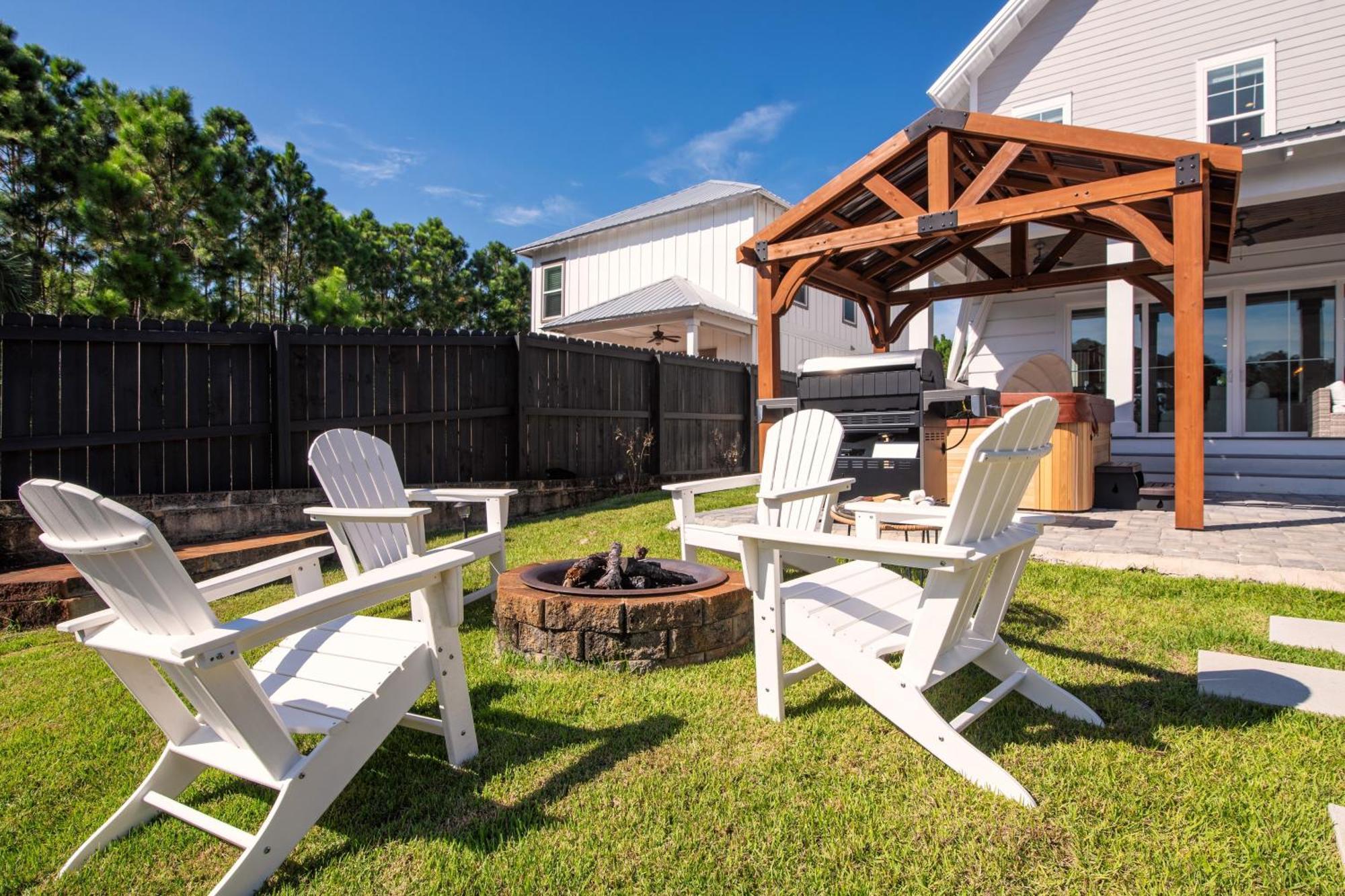 Edgewater By Avantstay Gorgeous Character Lakefront W Private Dock *