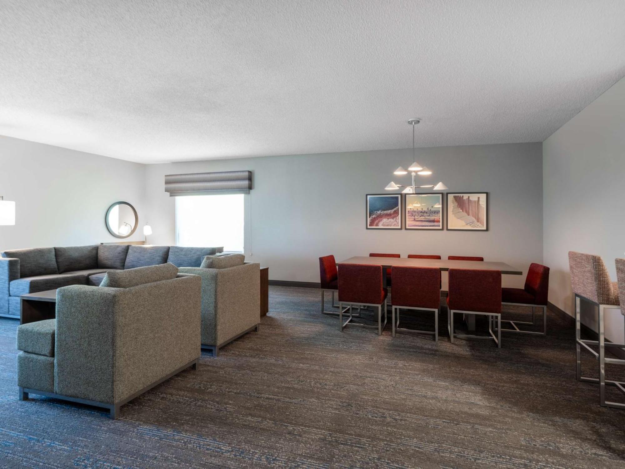 Hotel Hampton Deerfield 3*