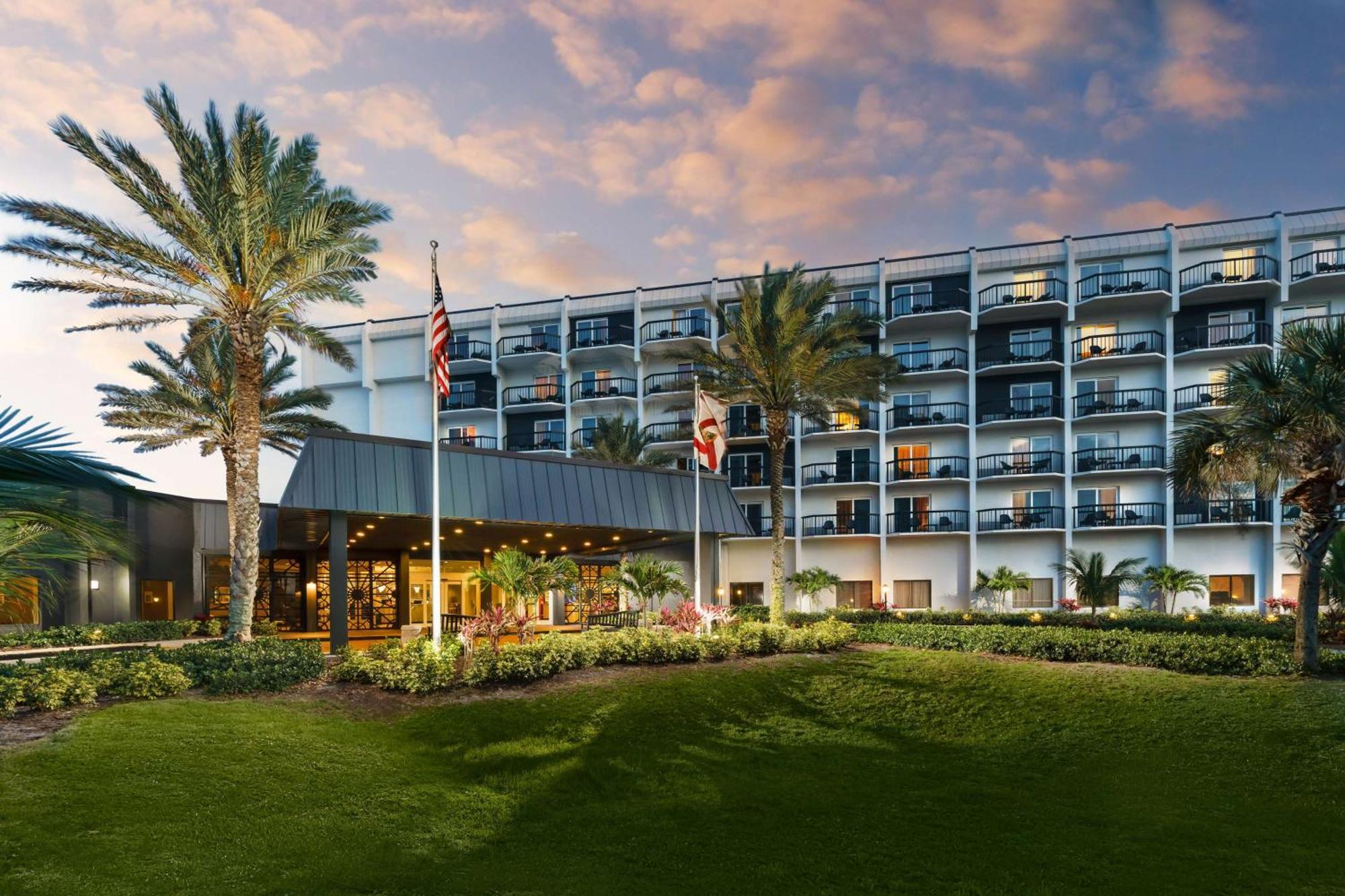 Hilton Garden Cocoa Beach-oceanfront, Fl 3*