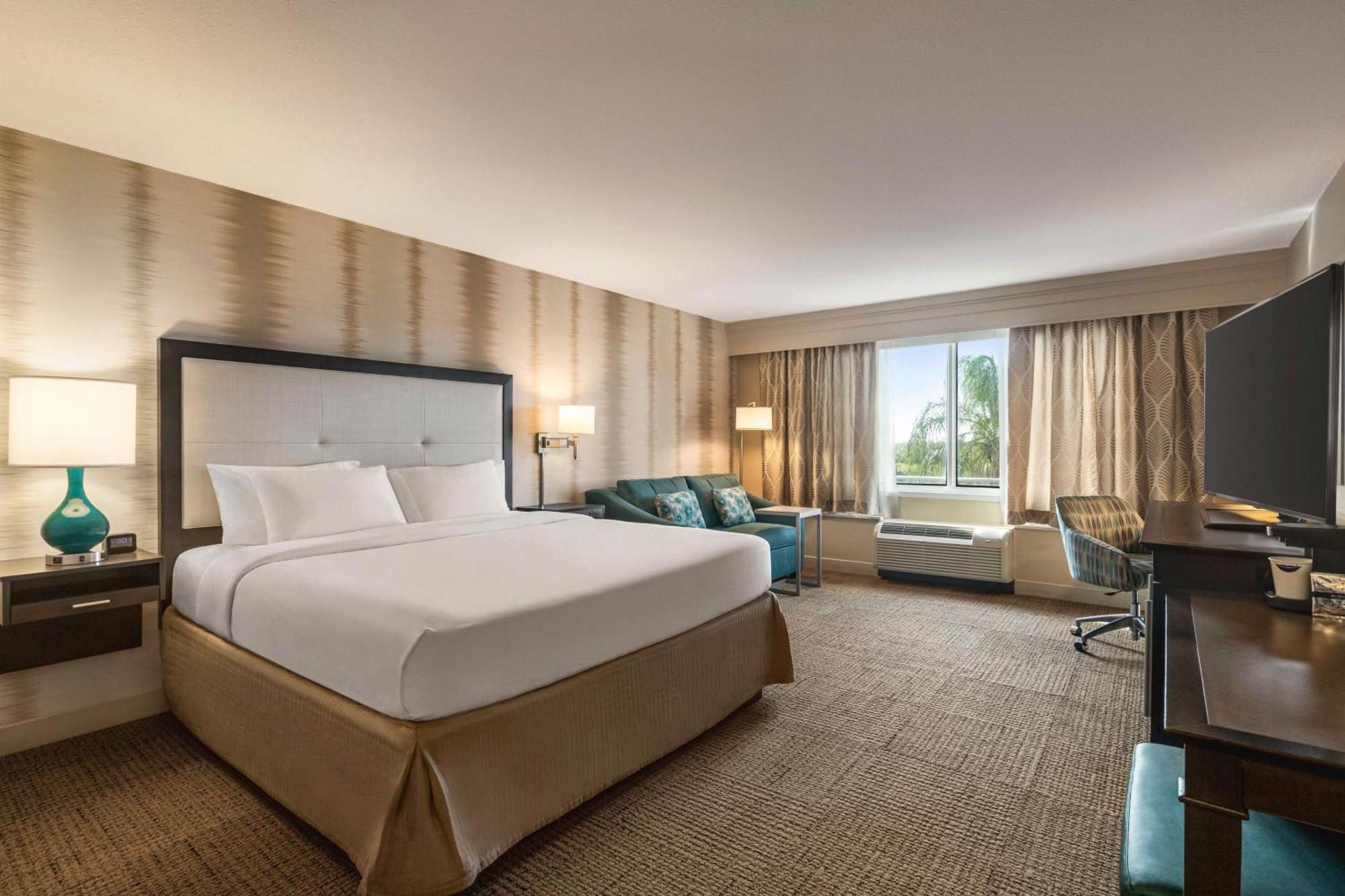 Hampton Hotel