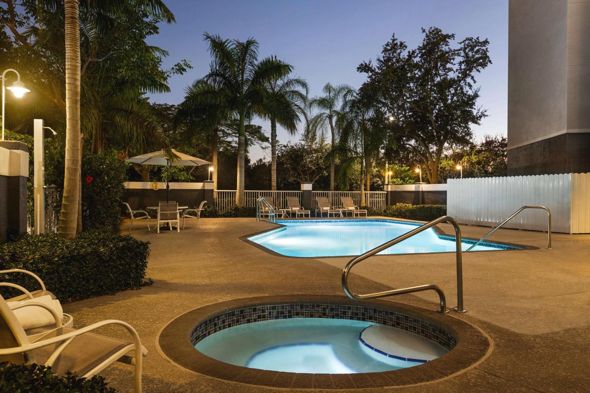 Hotel Hampton 3*
