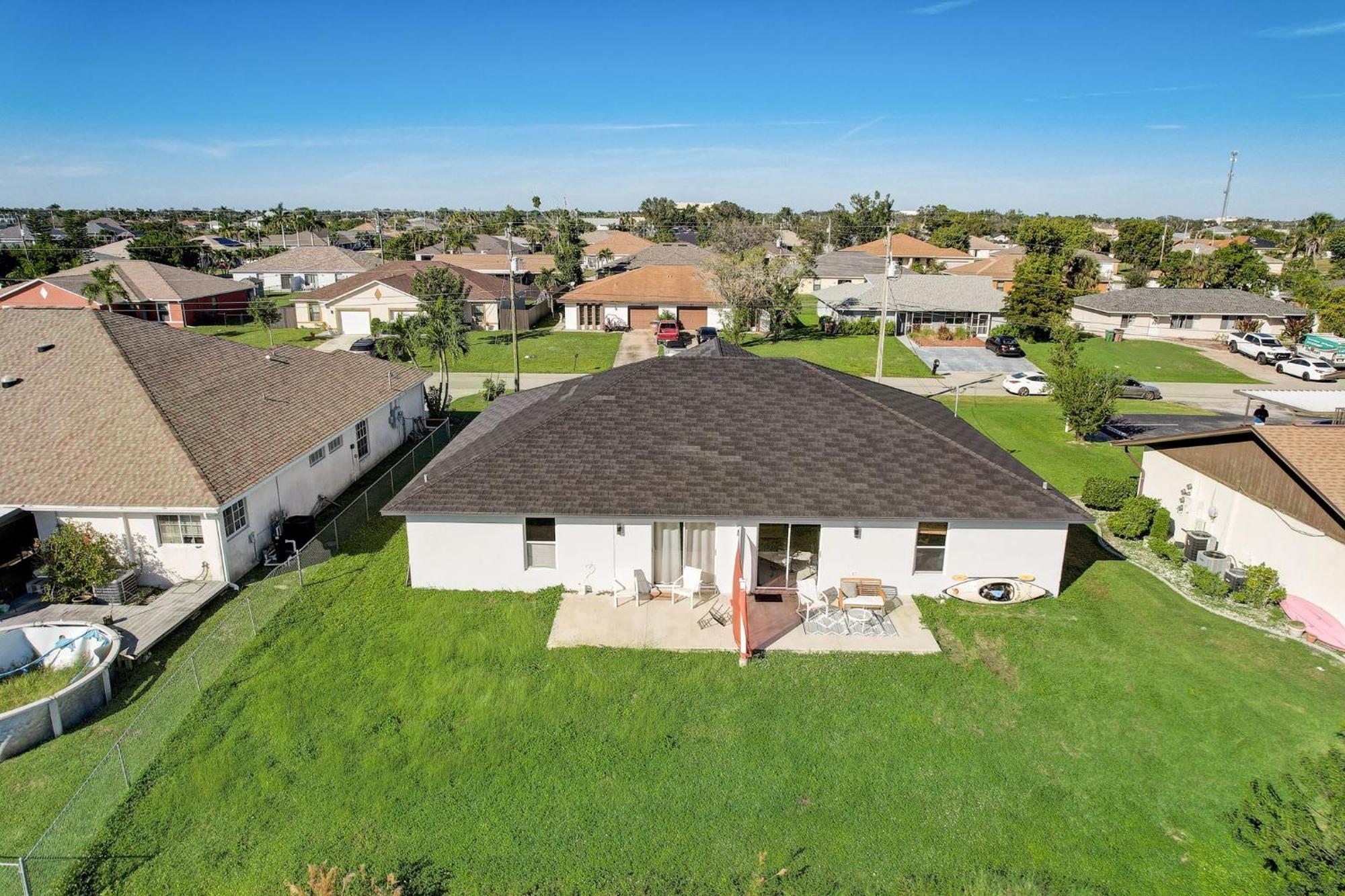 Peaceful 3 Bed Waterfront Cape Coral