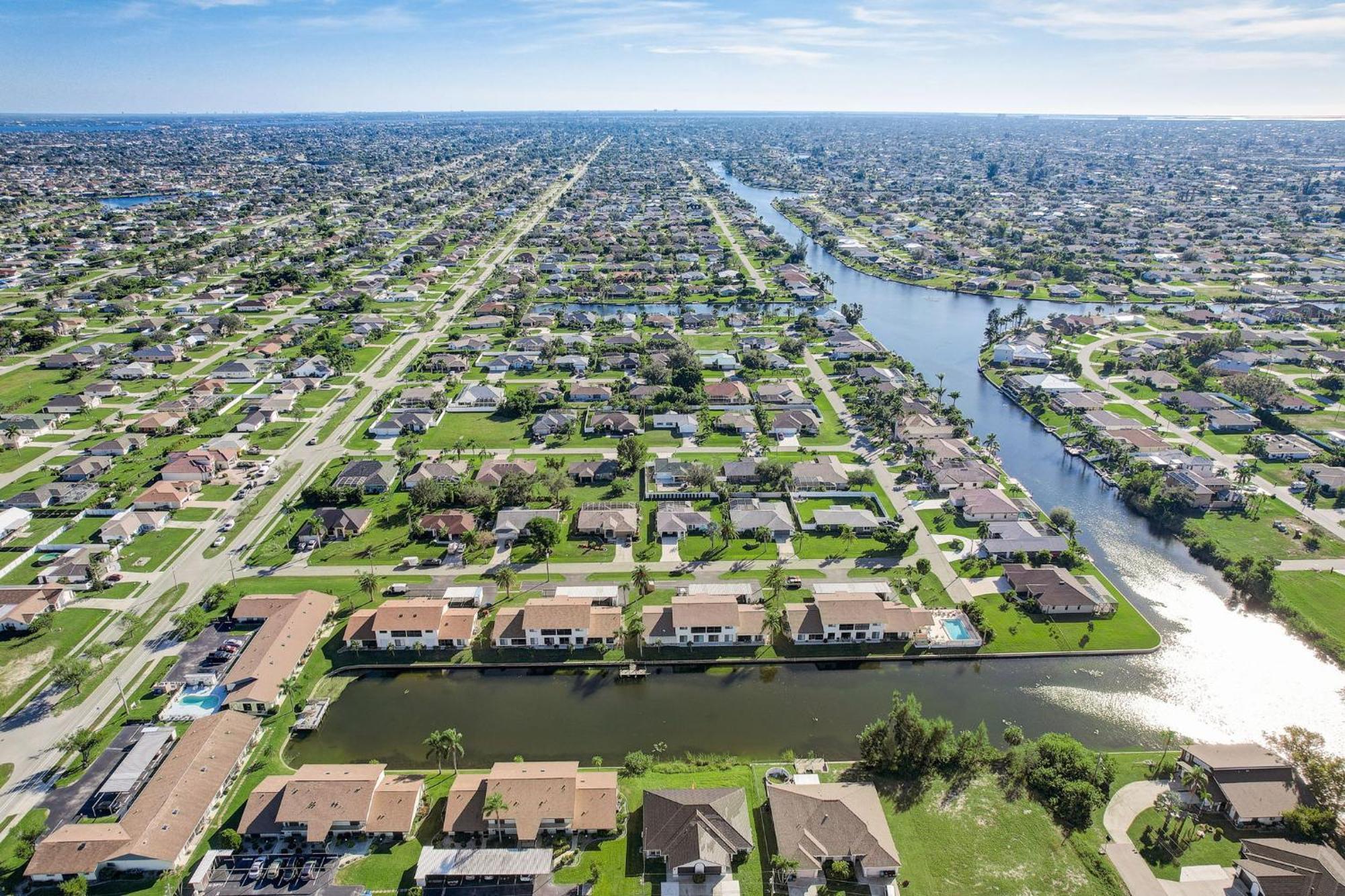 Peaceful 3 Bed Waterfront