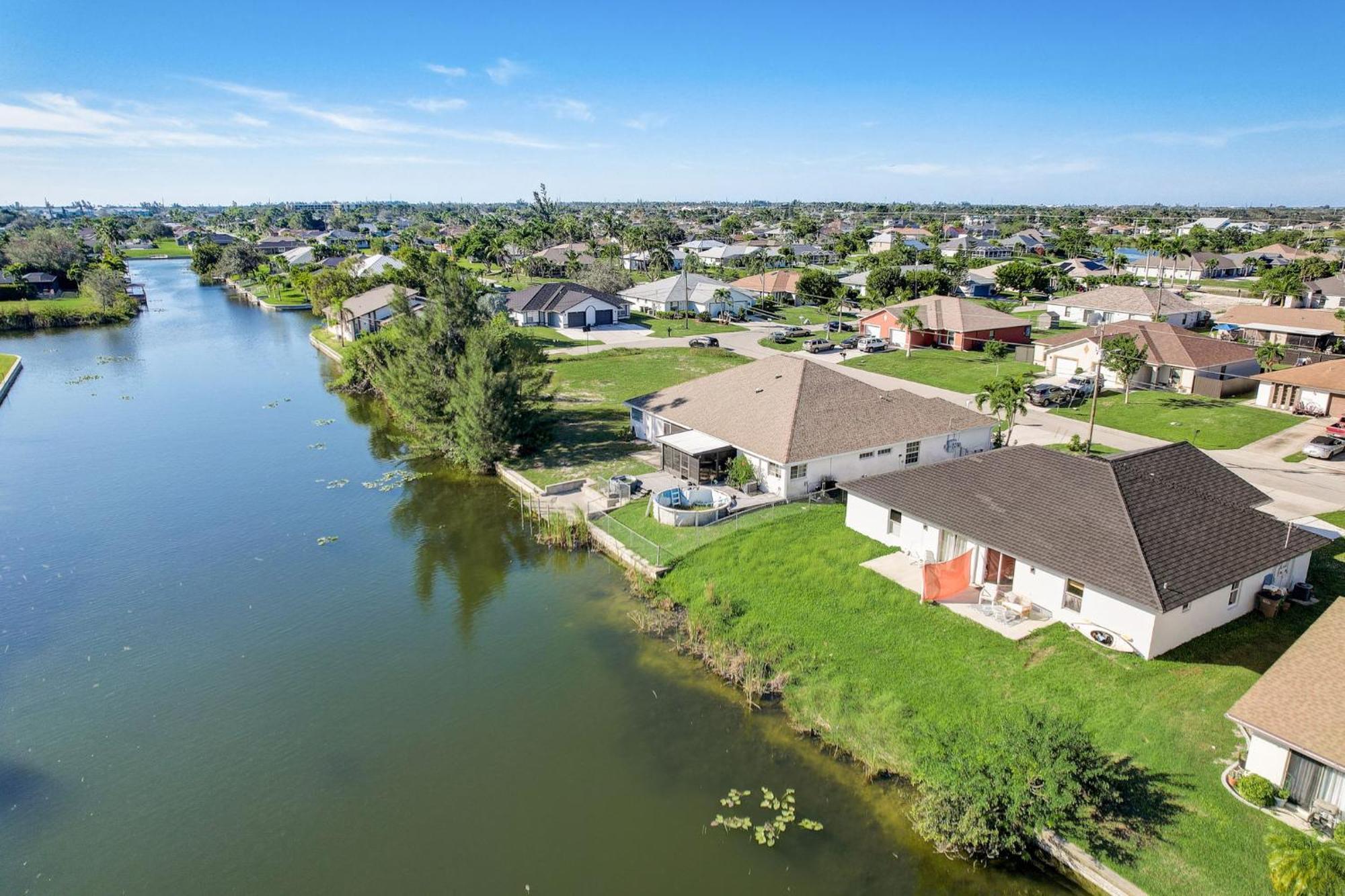 Peaceful 3 Bed Waterfront