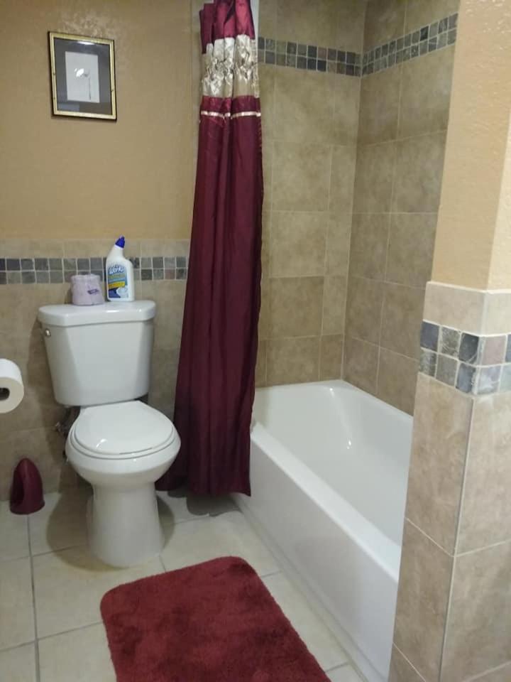 Affordable Two Bedroom Tropical - Private Beach, Pools, Hot Tub Holiday home St. Petersburg