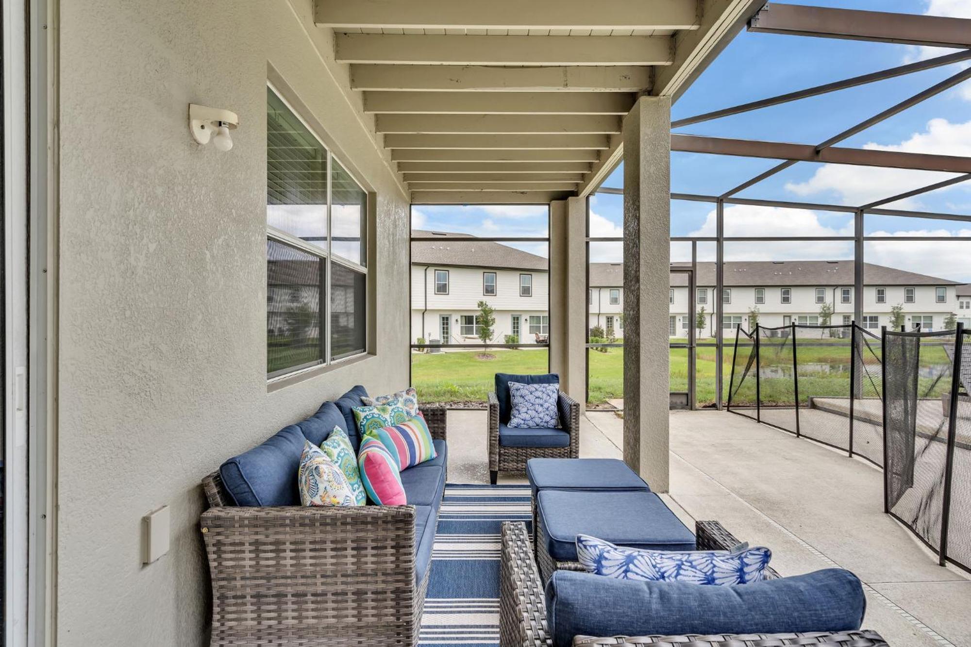 Holiday home Pool Amenities Tennis + *