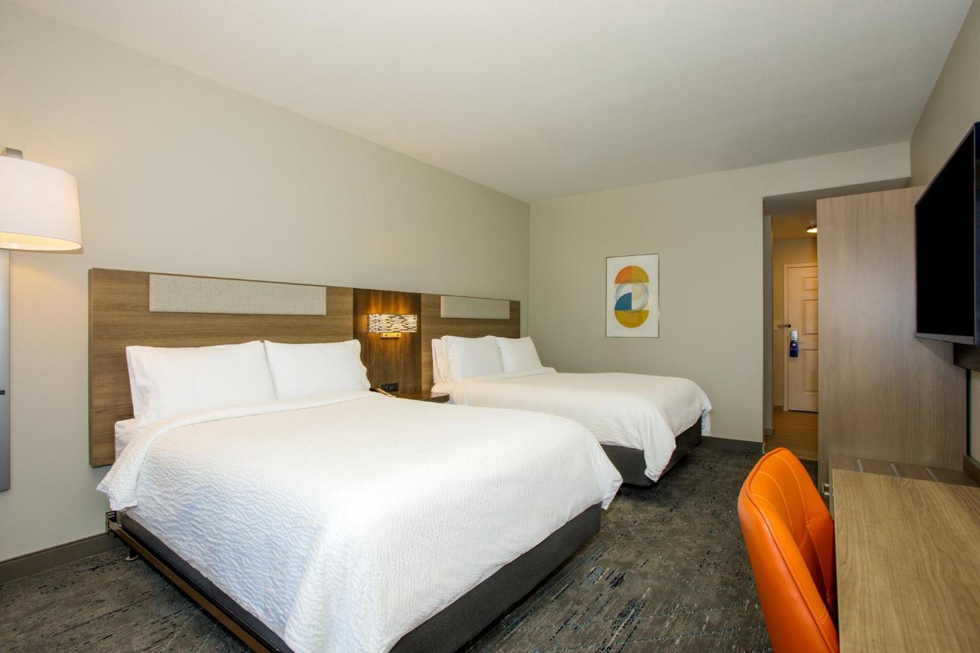Hotel Express North Telecom Park By Ihg 2*