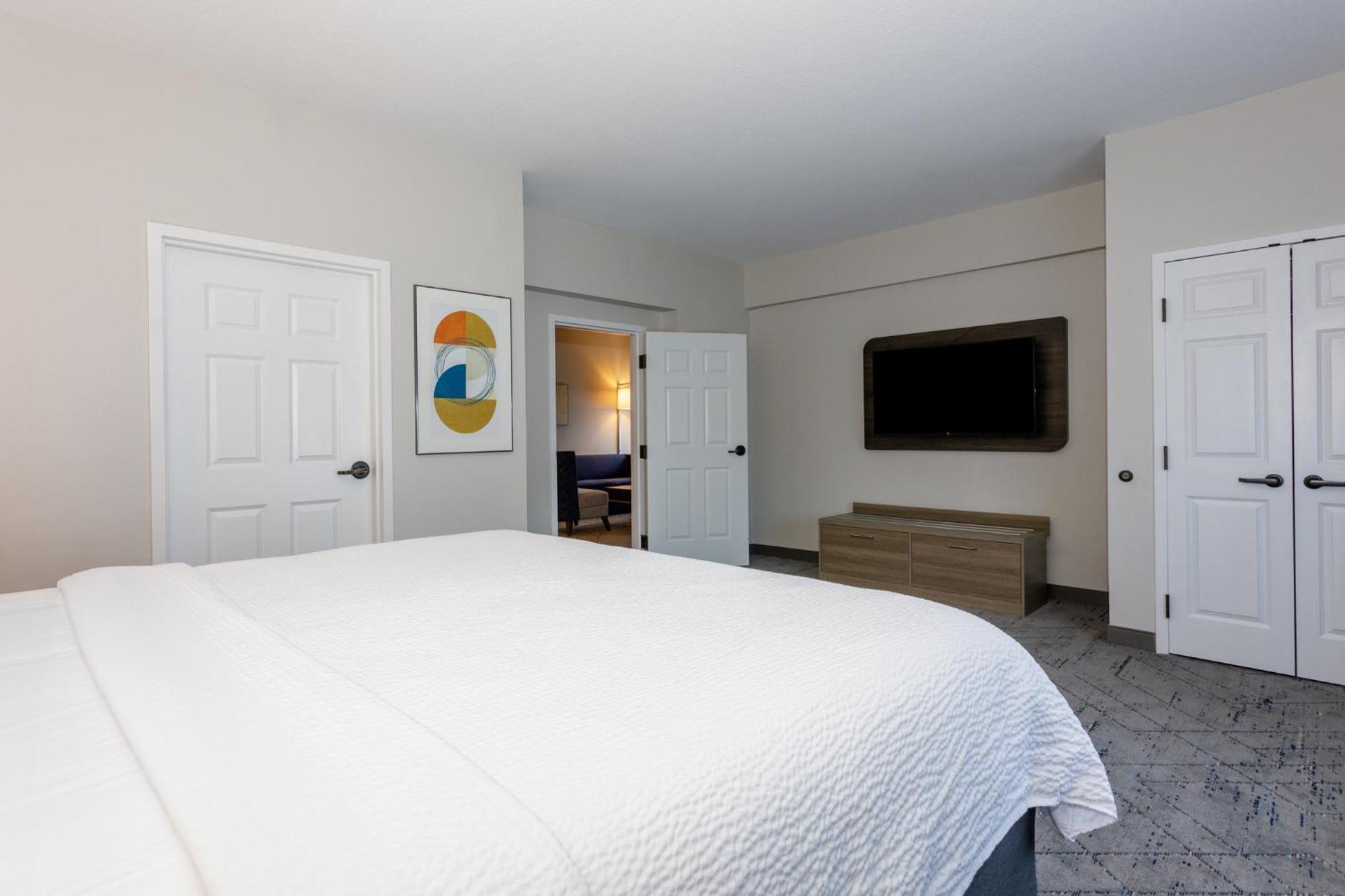 Express North Telecom Park By Ihg Hotel
