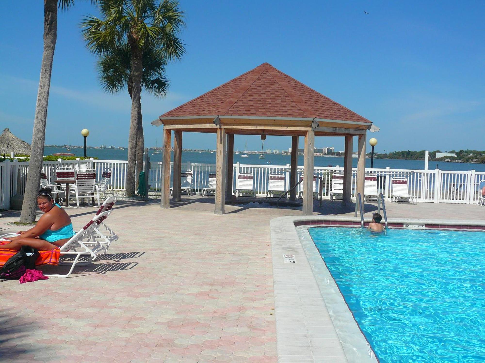 Holiday home Affordable Two Bedroom Tropical - Private Beach, Pools, Hot Tub