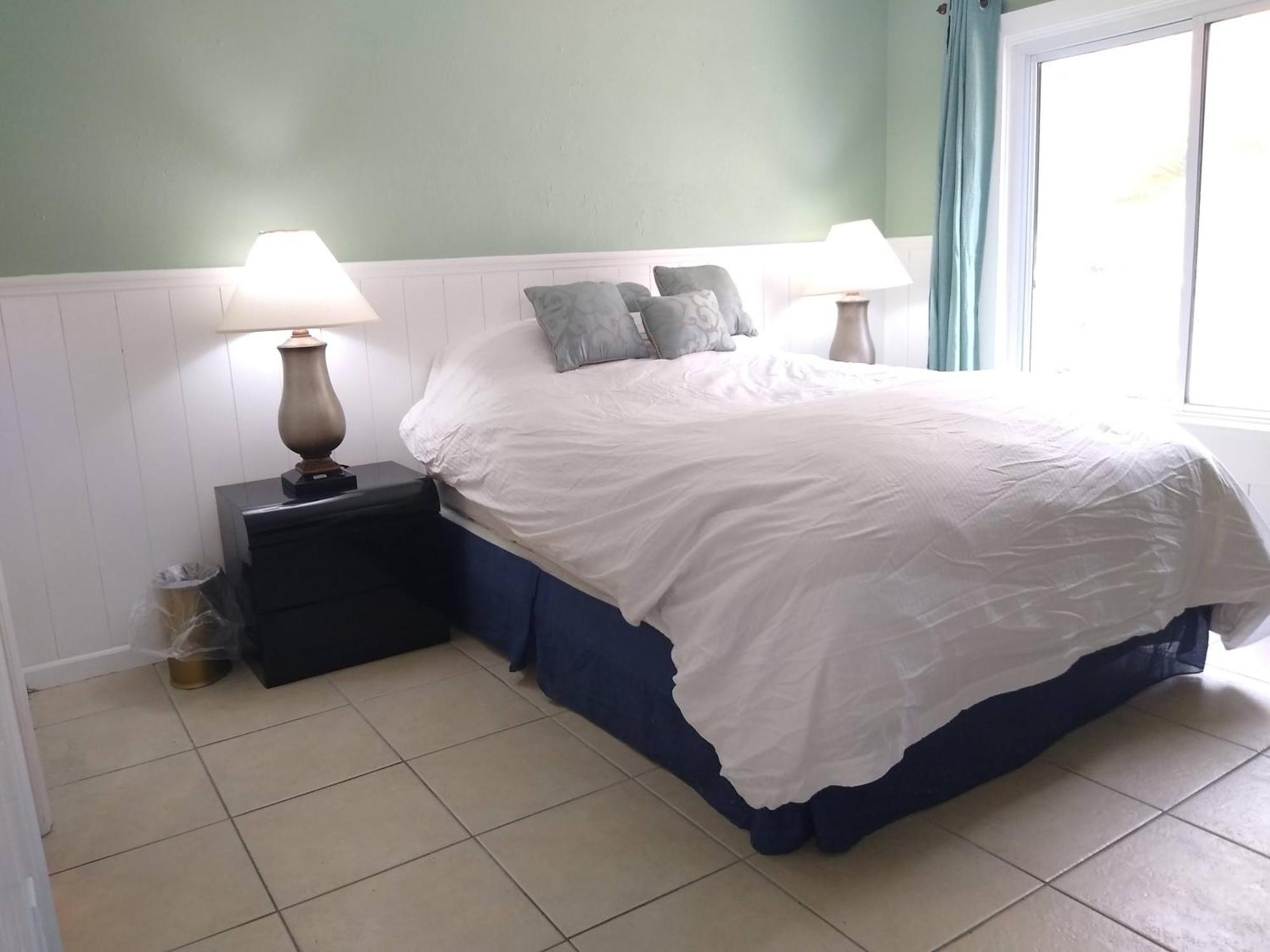 Holiday home Affordable Two Bedroom Tropical - Private Beach, Pools, Hot Tub St. Petersburg