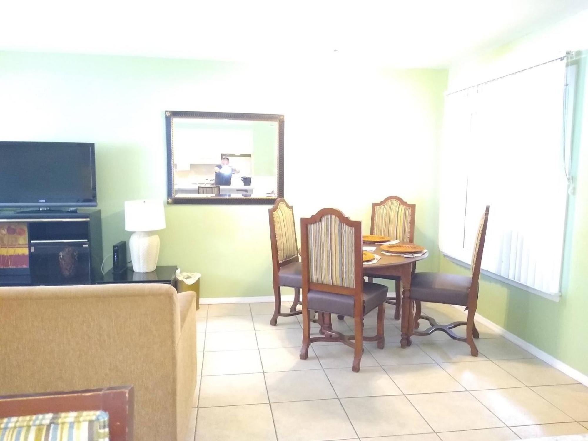 Holiday home Affordable Two Bedroom Tropical - Private Beach, Pools, Hot Tub