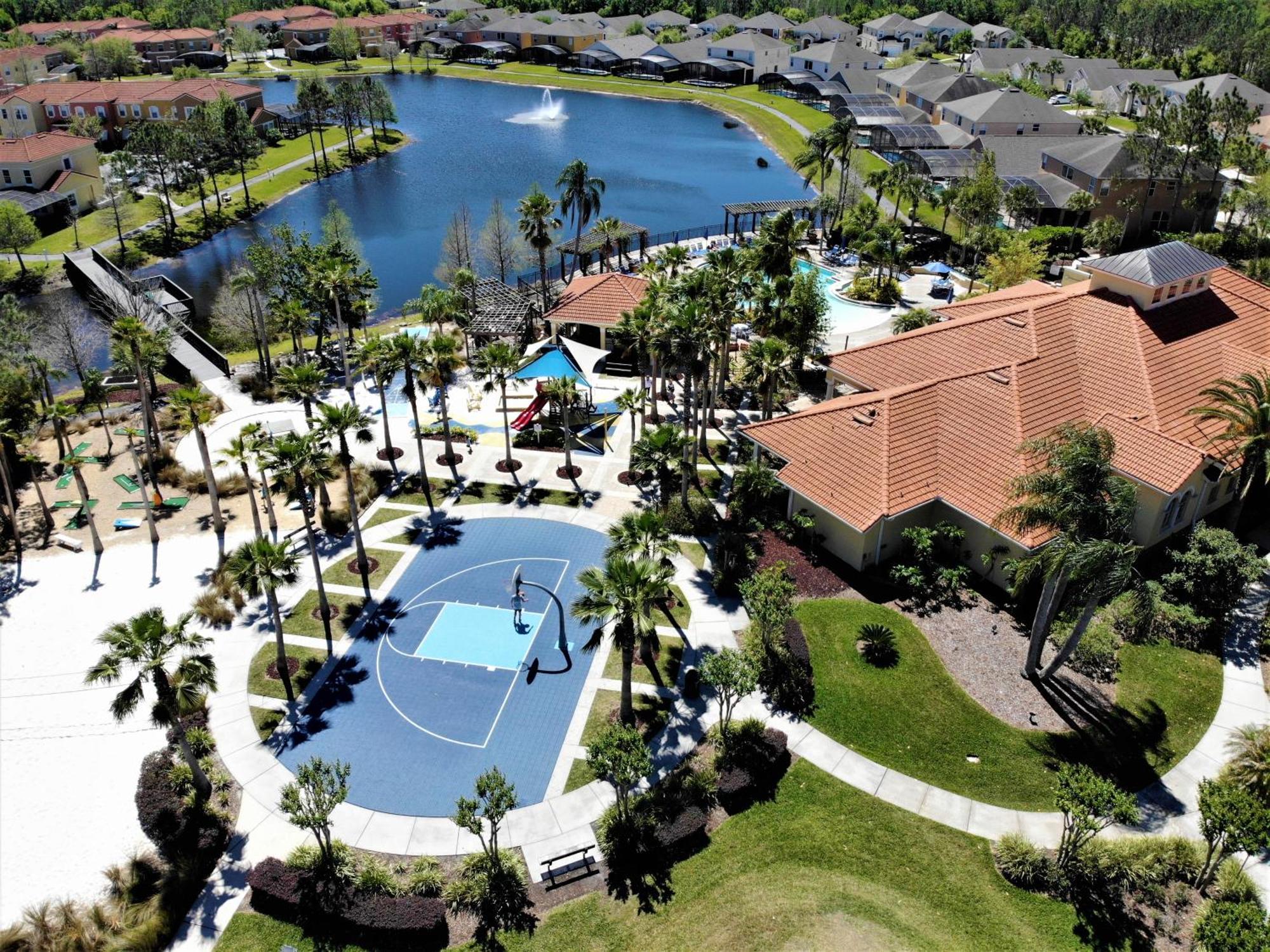 5-star With Private Pool, Minutes From