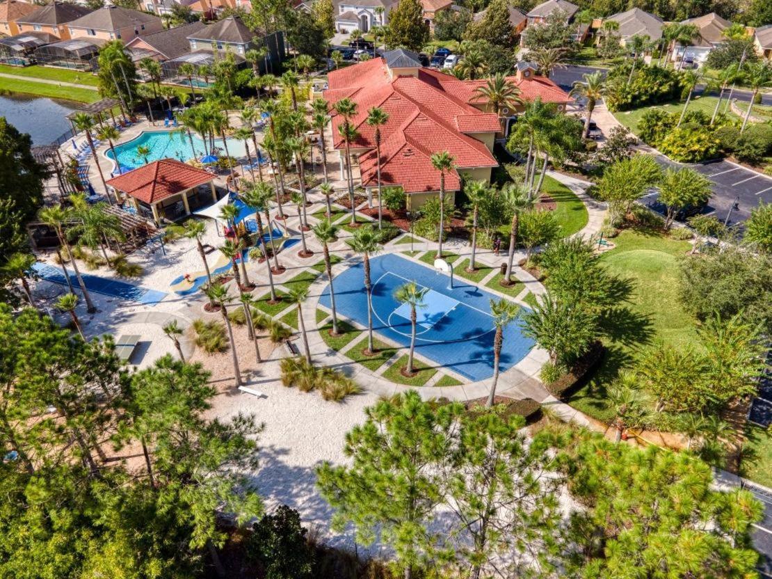 5-star With Private Pool, Minutes From *