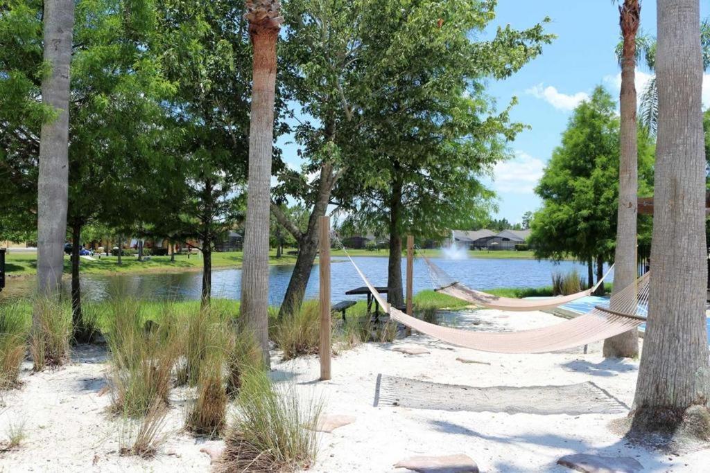 5-star With Private Pool, Minutes From