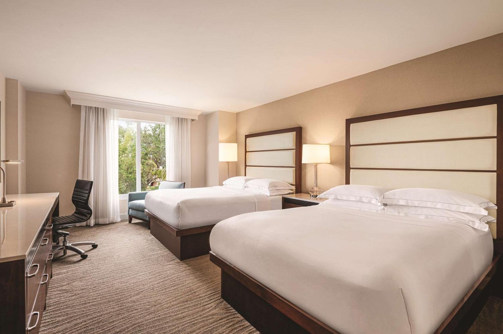 Hilton 4* Naples