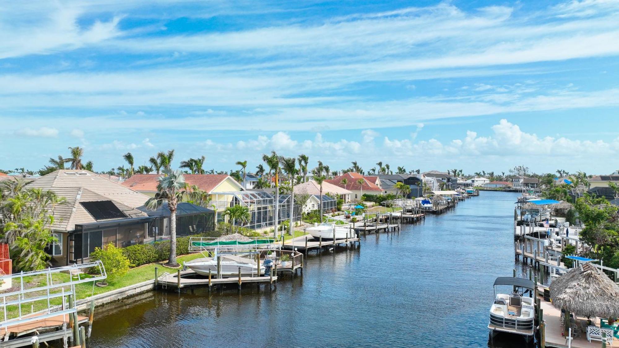 Villa Vanity - 3 Beds - 3 Baths - 6 Guests - Gulf Access & Pool/spa - Incl.10% Off Boat Cape Coral