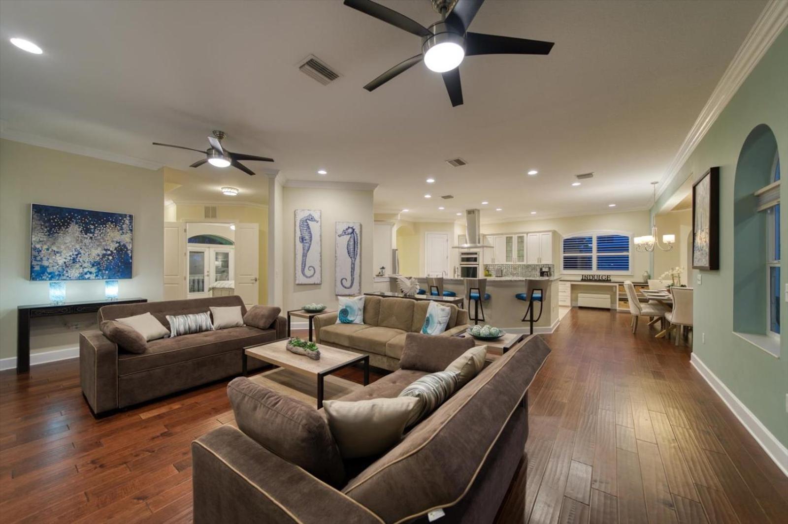 Waterfront Luxury W/ Heated Salt Pool & Golf Cart