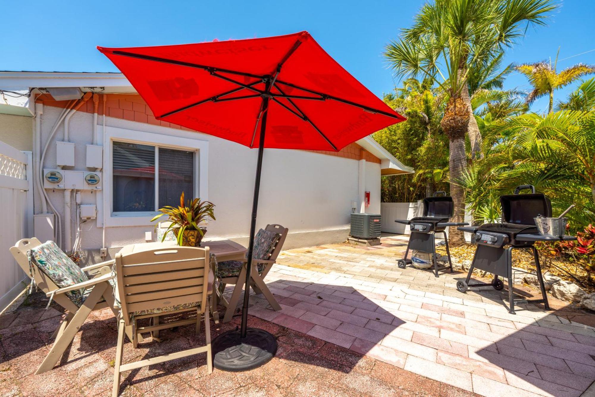 An Island Getaway At Palm Tree Villa
