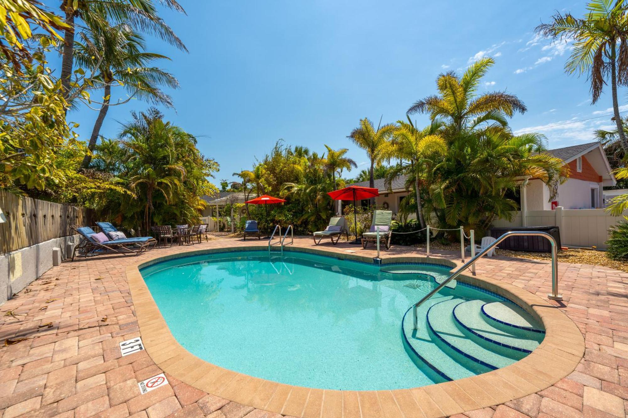 An Island Getaway At Palm Tree Villa Holmes Beach