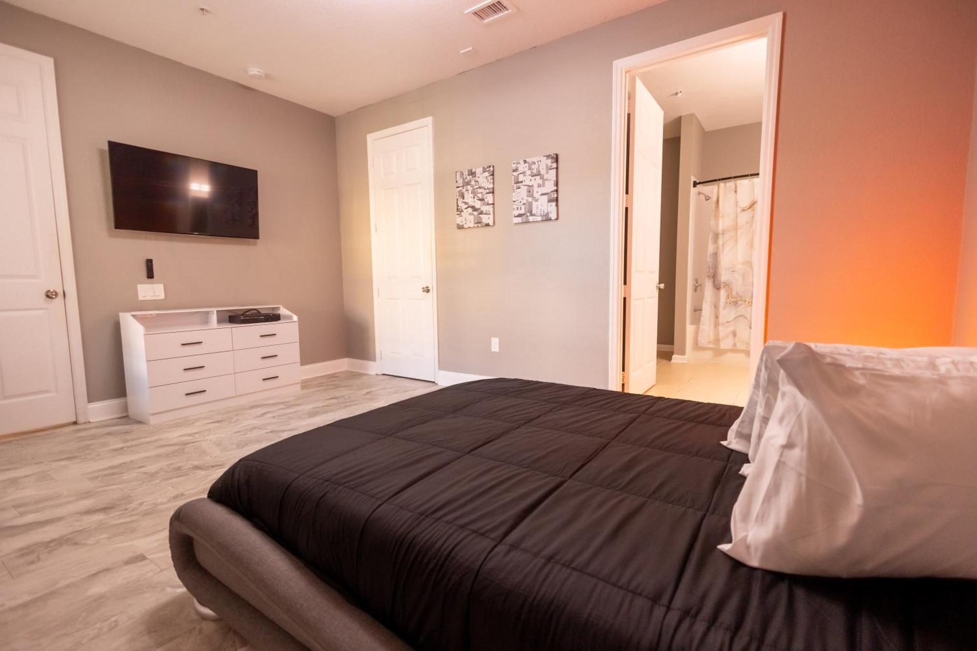 Parks- International Dr - Luxury Condominium- Fully Equipped - 3bed & 2 Bath- Orlando