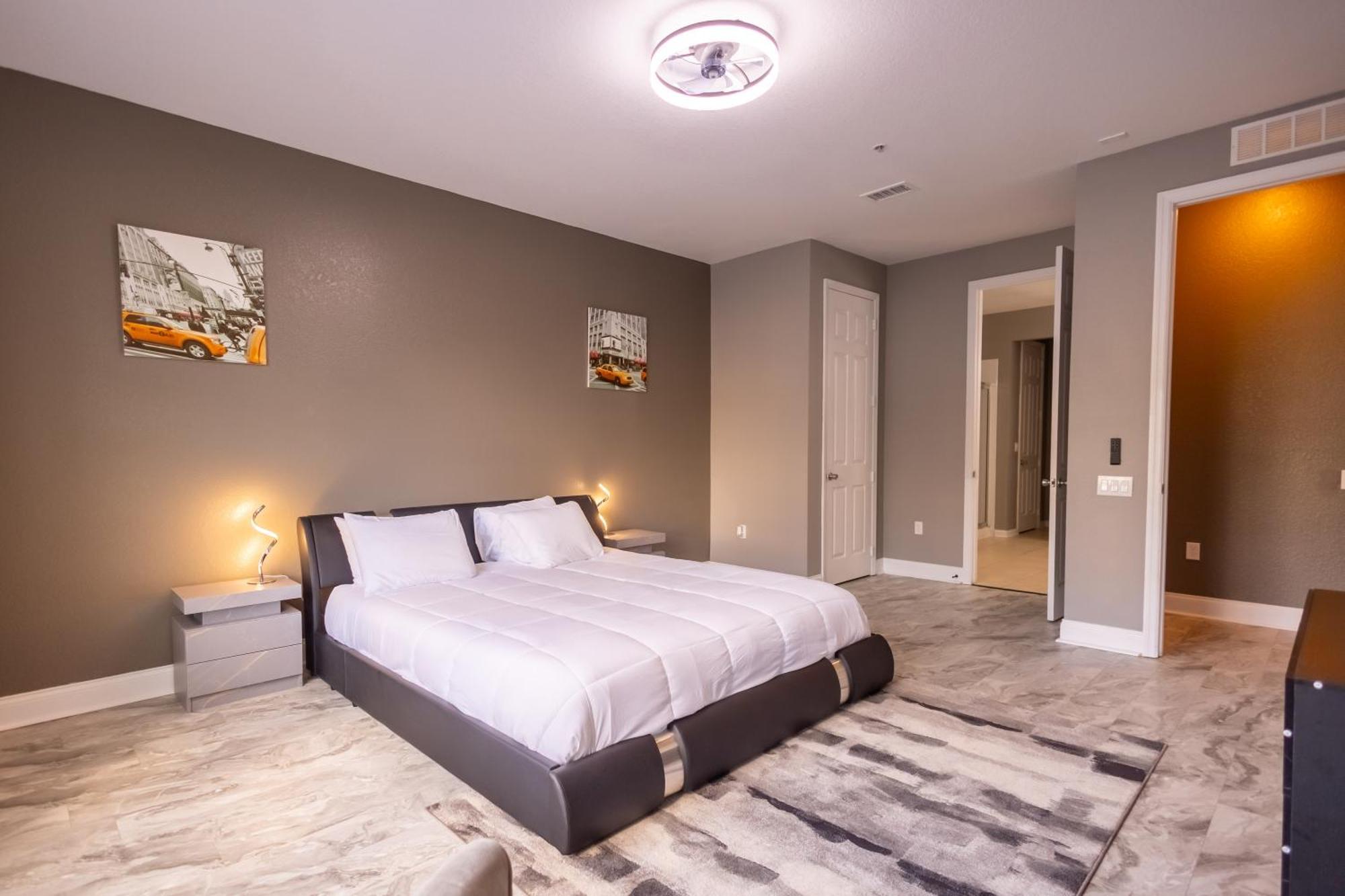 Parks- International Dr - Luxury Condominium- Fully Equipped - 3bed & 2 Bath- Apartment *