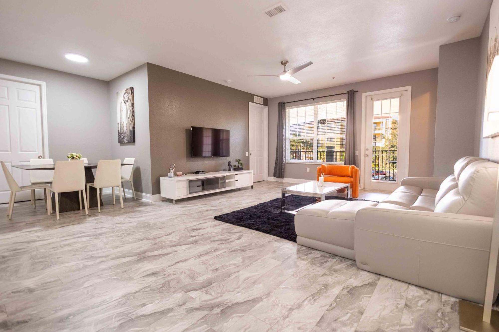 Apartment Parks- International Dr - Luxury Condominium- Fully Equipped - 3bed & 2 Bath- Orlando