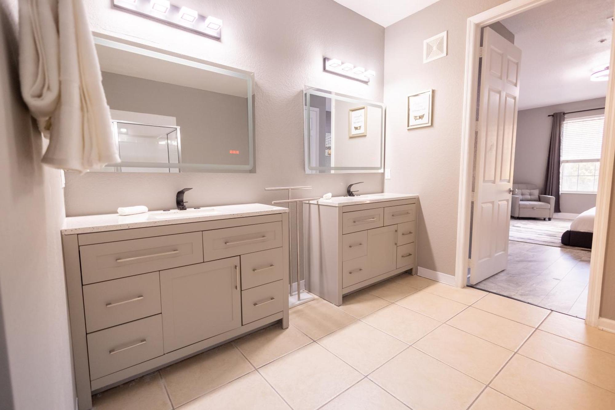Apartment Parks- International Dr - Luxury Condominium- Fully Equipped - 3bed & 2 Bath-