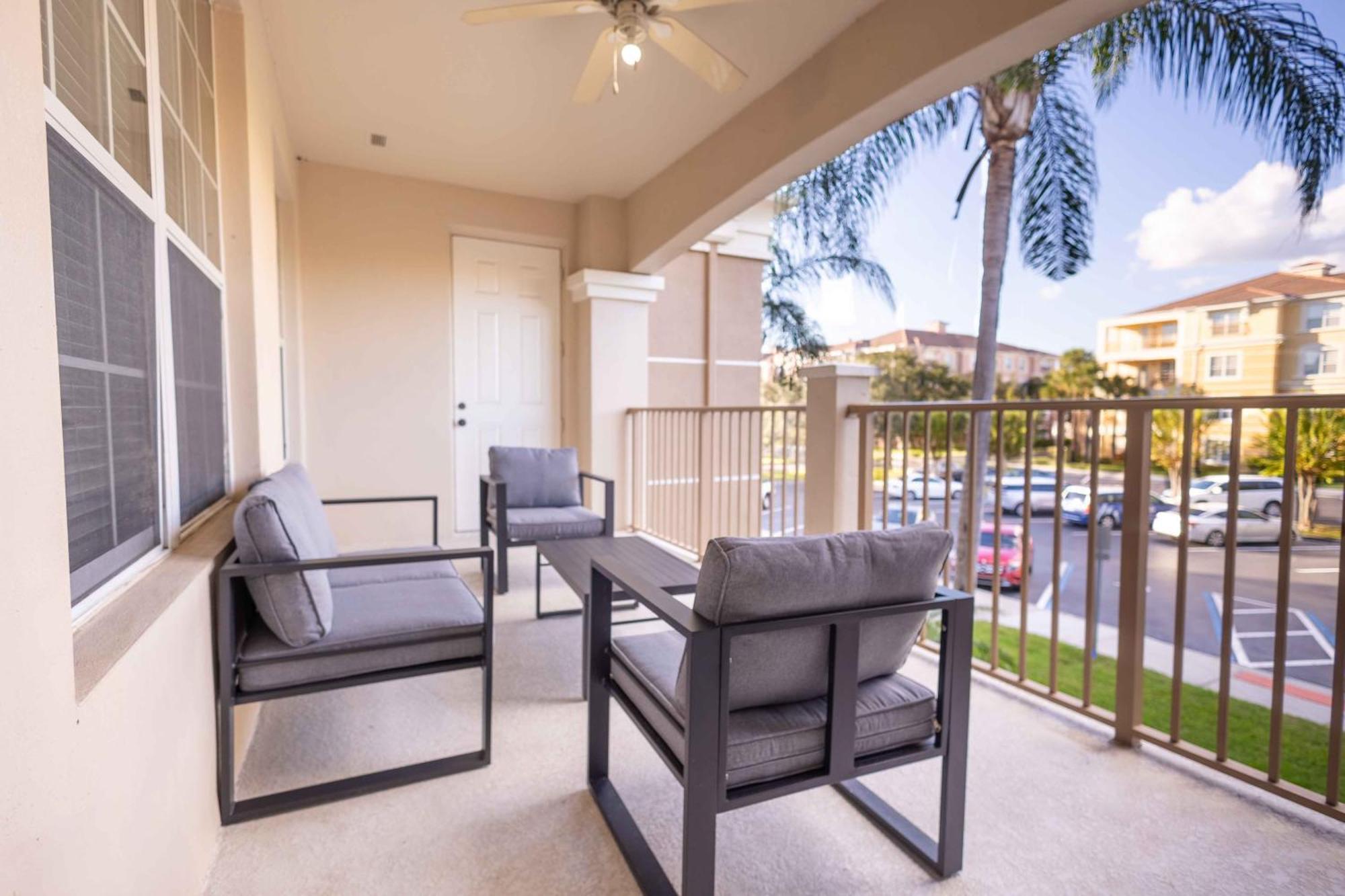 Parks- International Dr - Luxury Condominium- Fully Equipped - 3bed & 2 Bath- Apartment *
