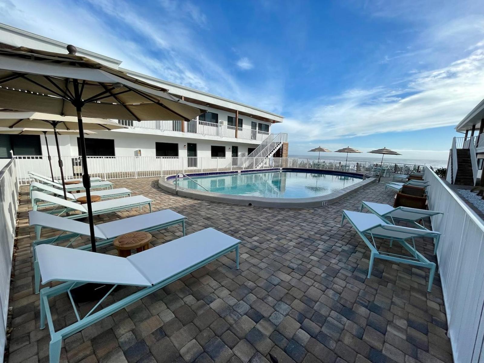 Melbourne Beach Resort 4*