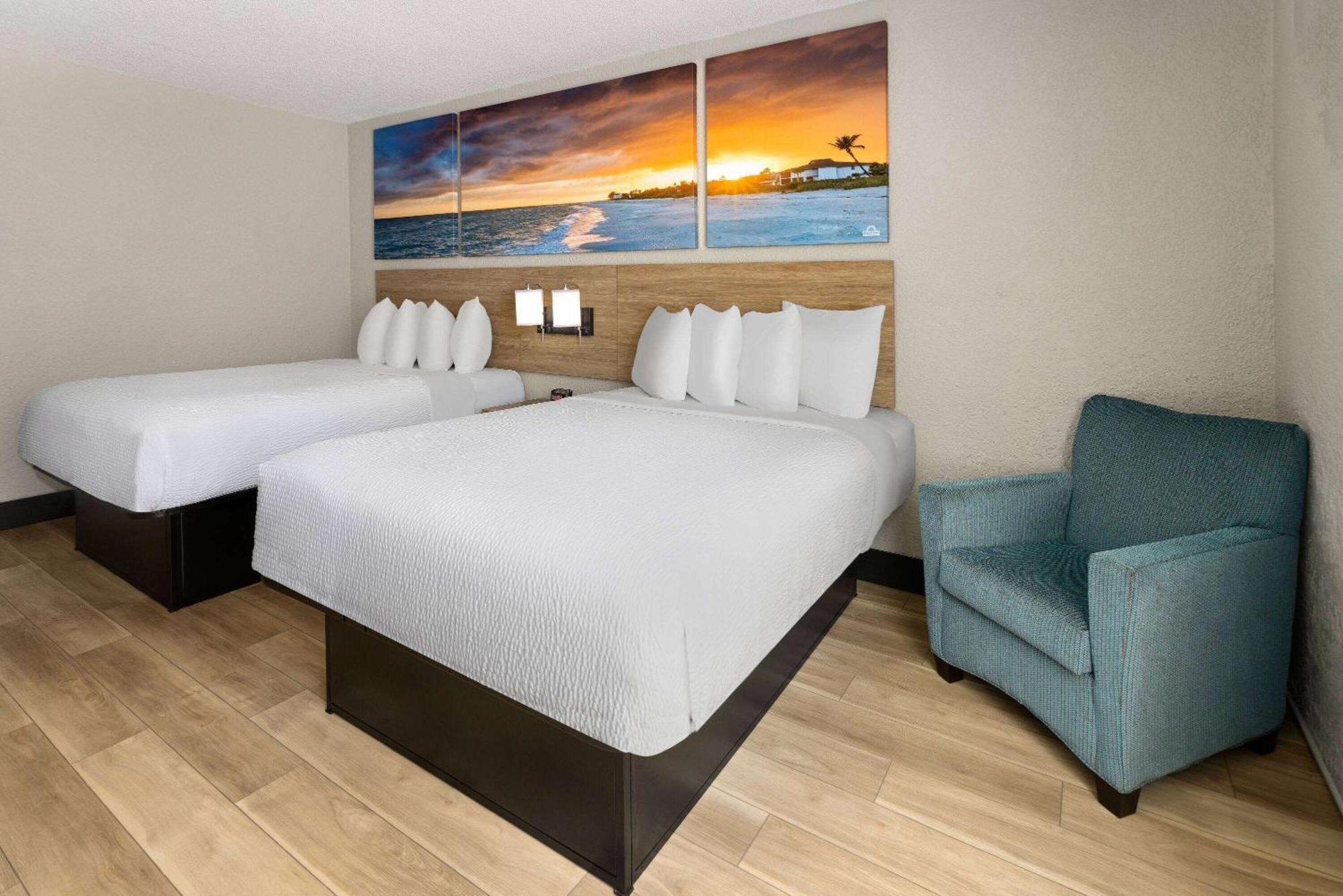 Days By Wyndham Pierce Midtown Hotel 2*