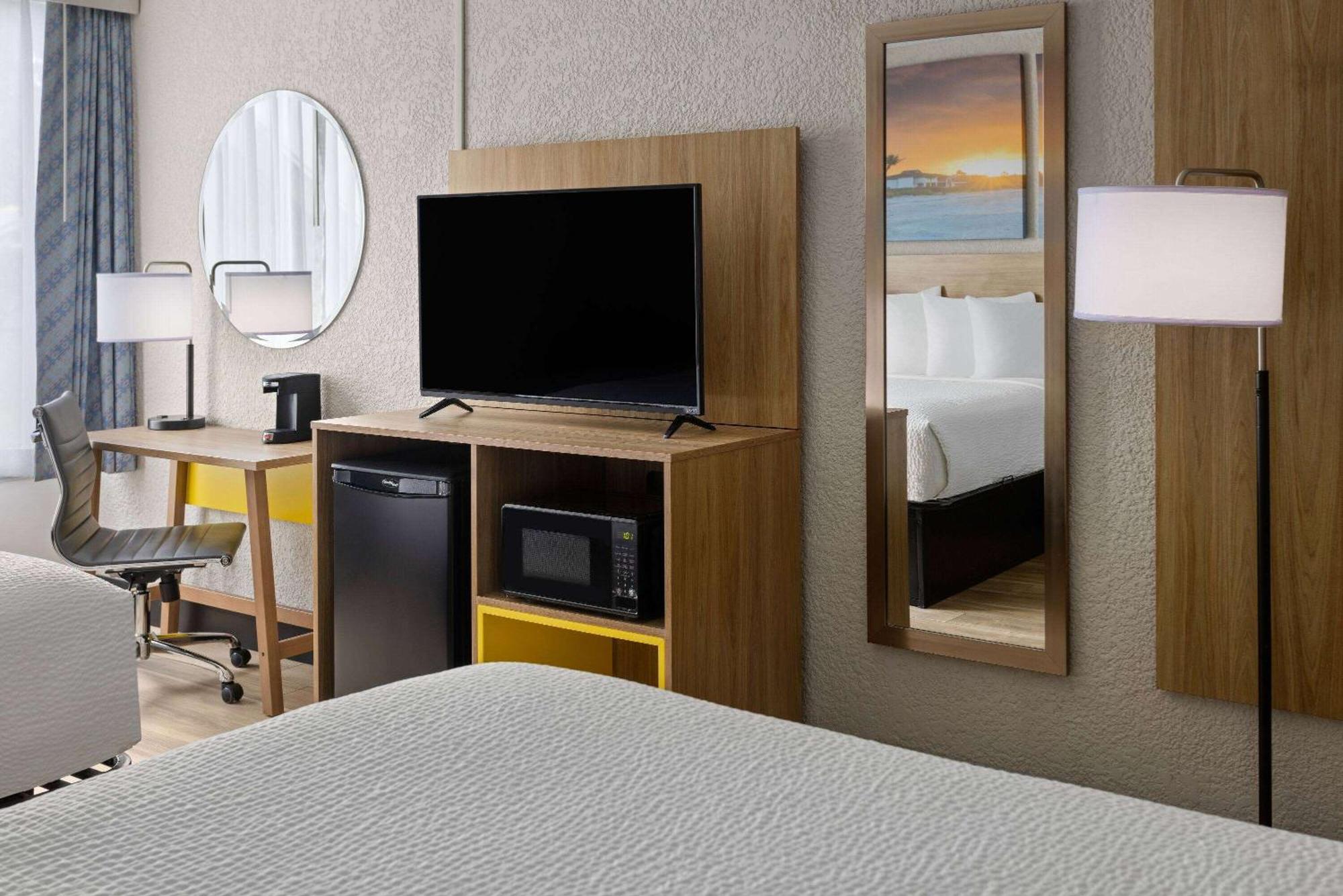 Hotel Days By Wyndham Pierce Midtown Fort Pierce
