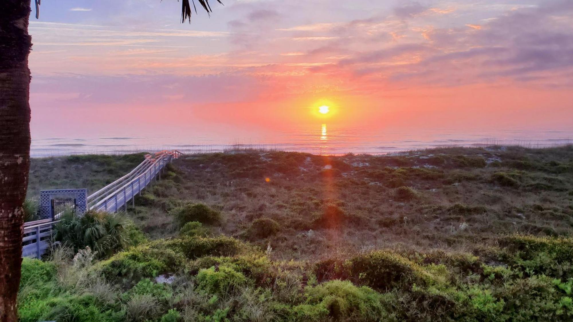 Apartment Sea -214 2br Ocean View Pool Free Tix Crescent Beach