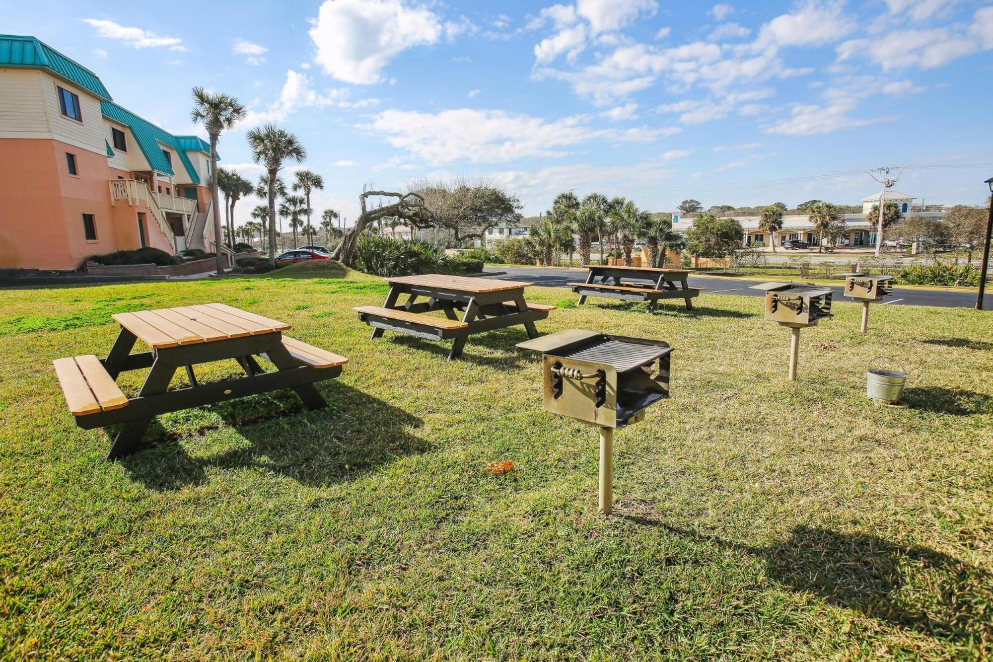Sea -214 2br Ocean View Pool Free Tix Apartment