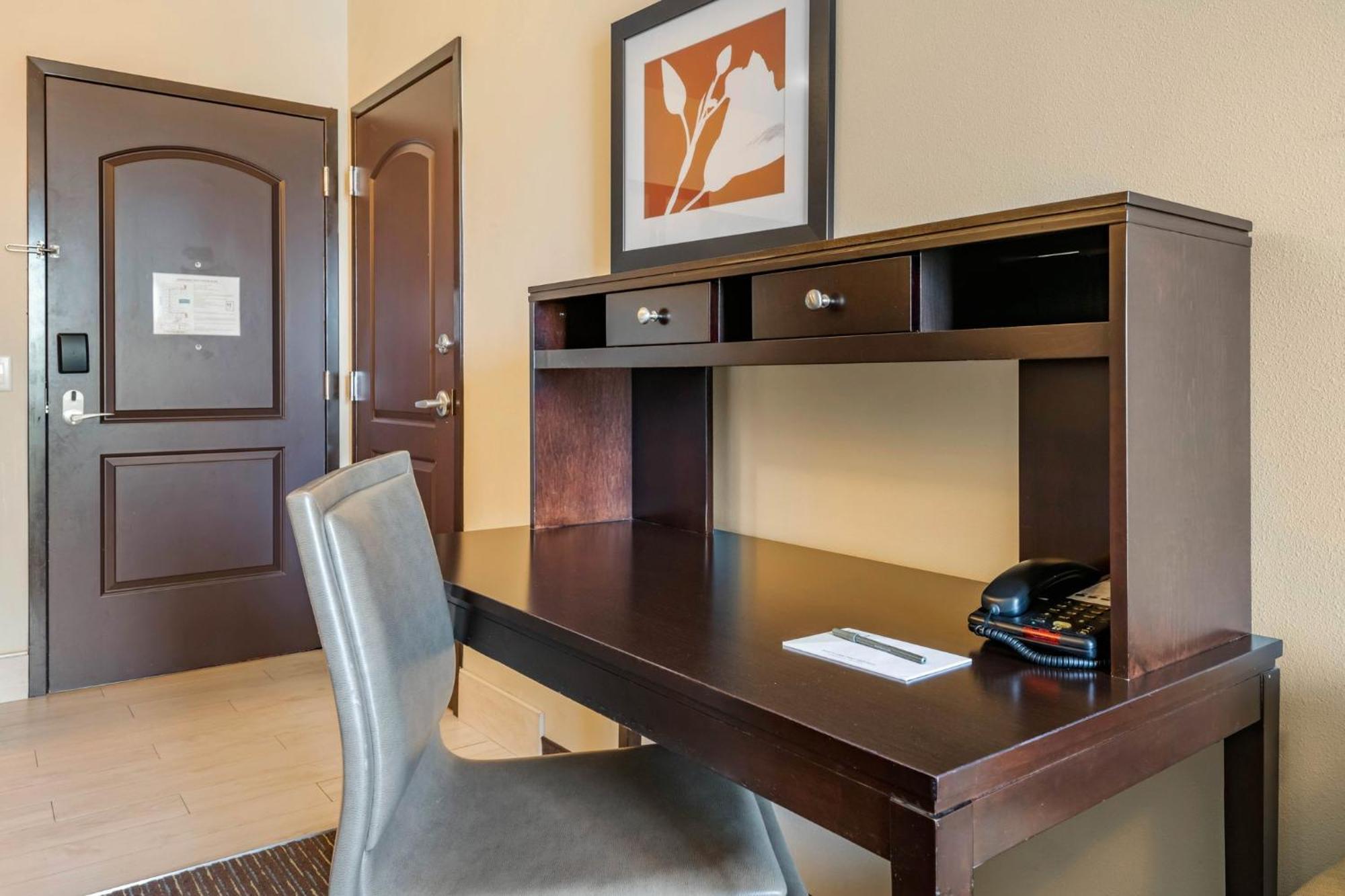 Staybridge Fl By Ihg St. Petersburg