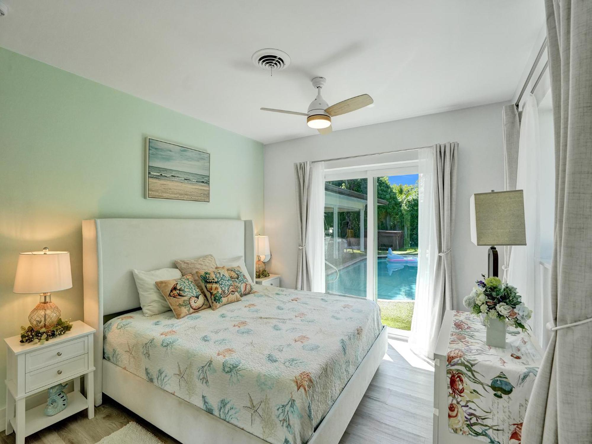 Amazing 5 Bed House W Pool, Jacuzzi And Your Own Boat Holiday home Lighthouse Point