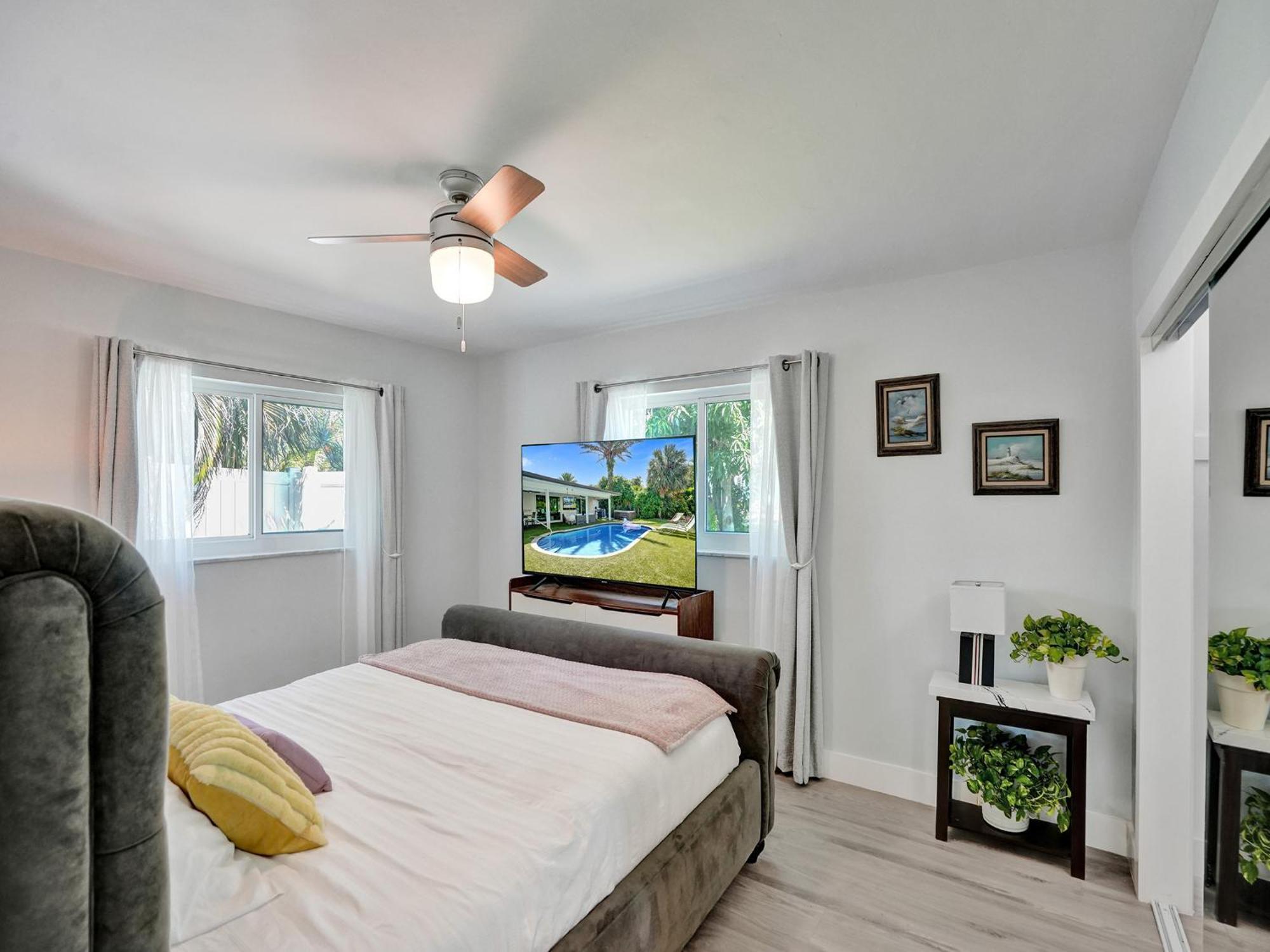 Amazing 5 Bed House W Pool, Jacuzzi And Your Own Boat Lighthouse Point