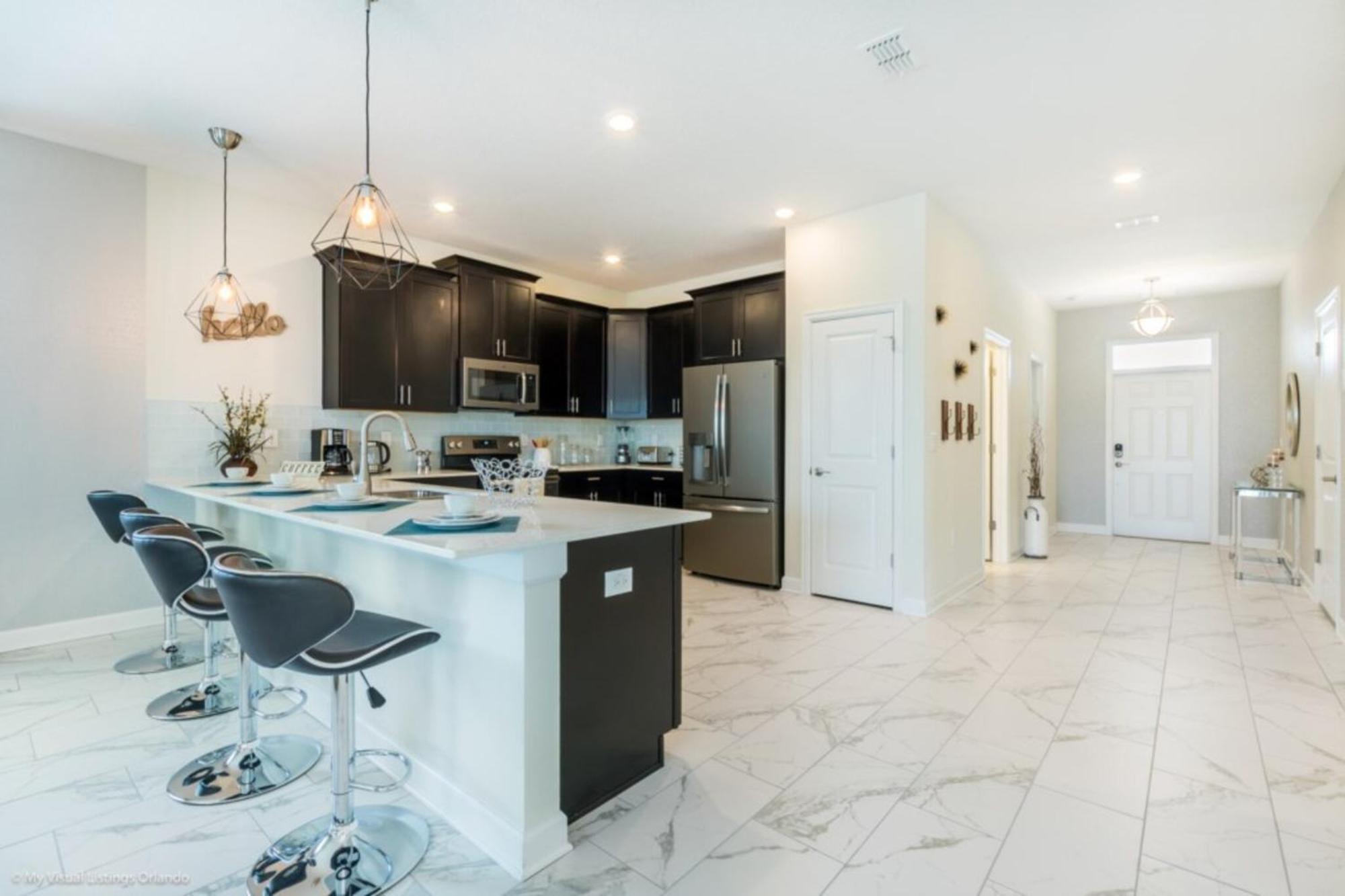 Spacious Haven For Large Families In Champion Gates