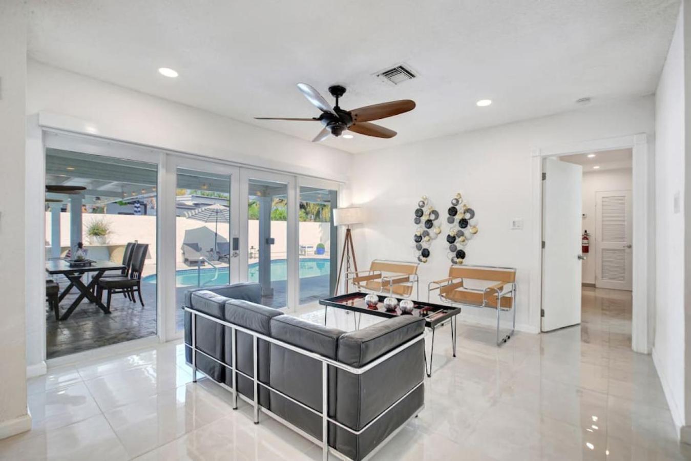 Wilton On The Water Courtyard And Heated Pool * Fort Lauderdale