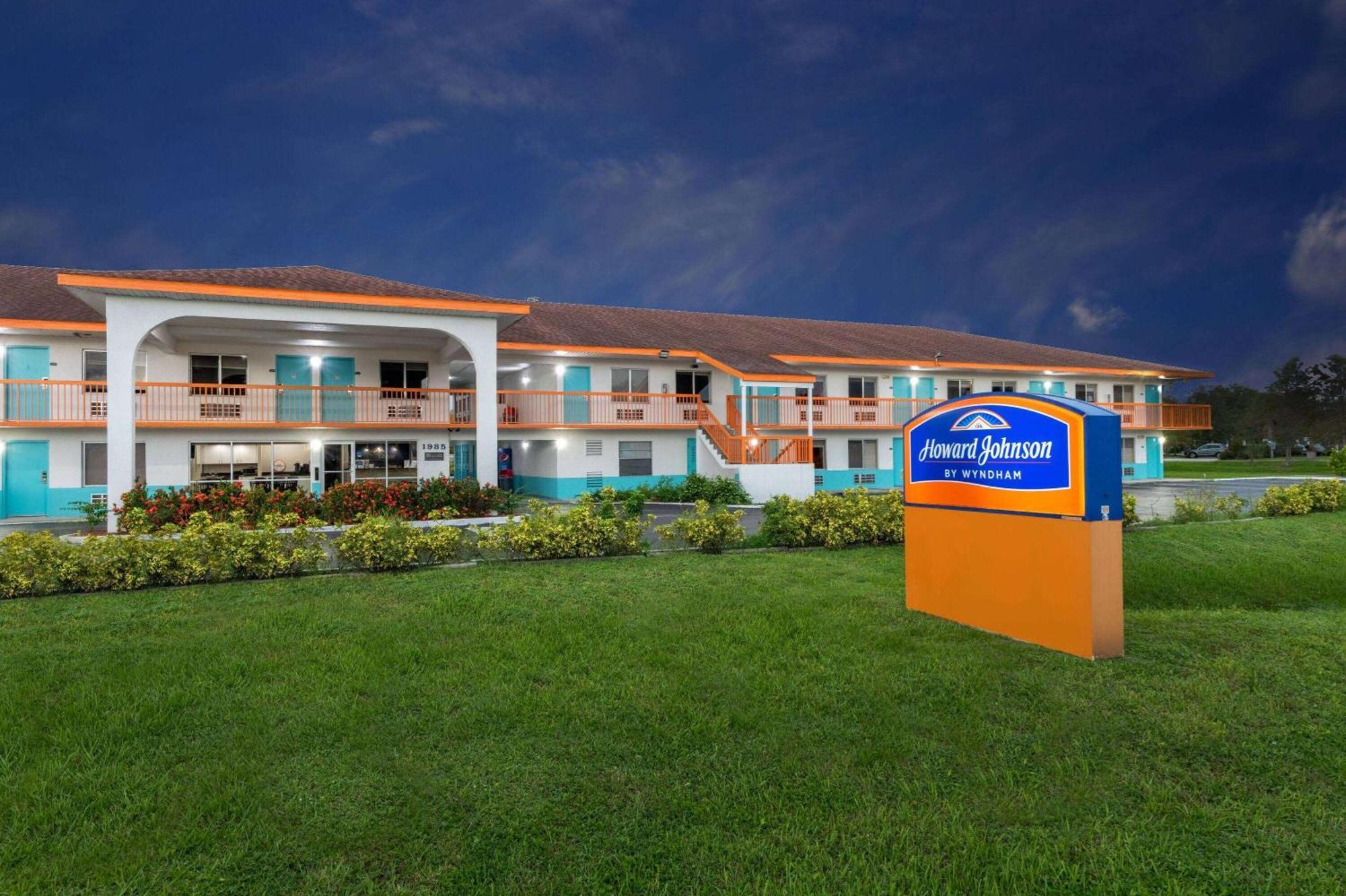 Howard Johnson By Wyndham Vero Beach/i-95 Hotel 2*